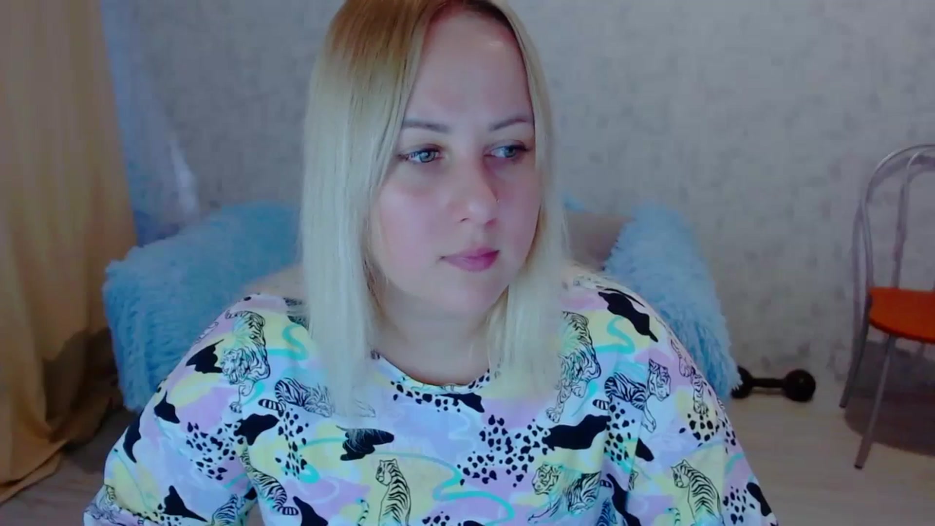 Gallery image thumbnail from Your_heart00's myfreecams stream on, 09/17/2023, 11:57 image 2 of 20