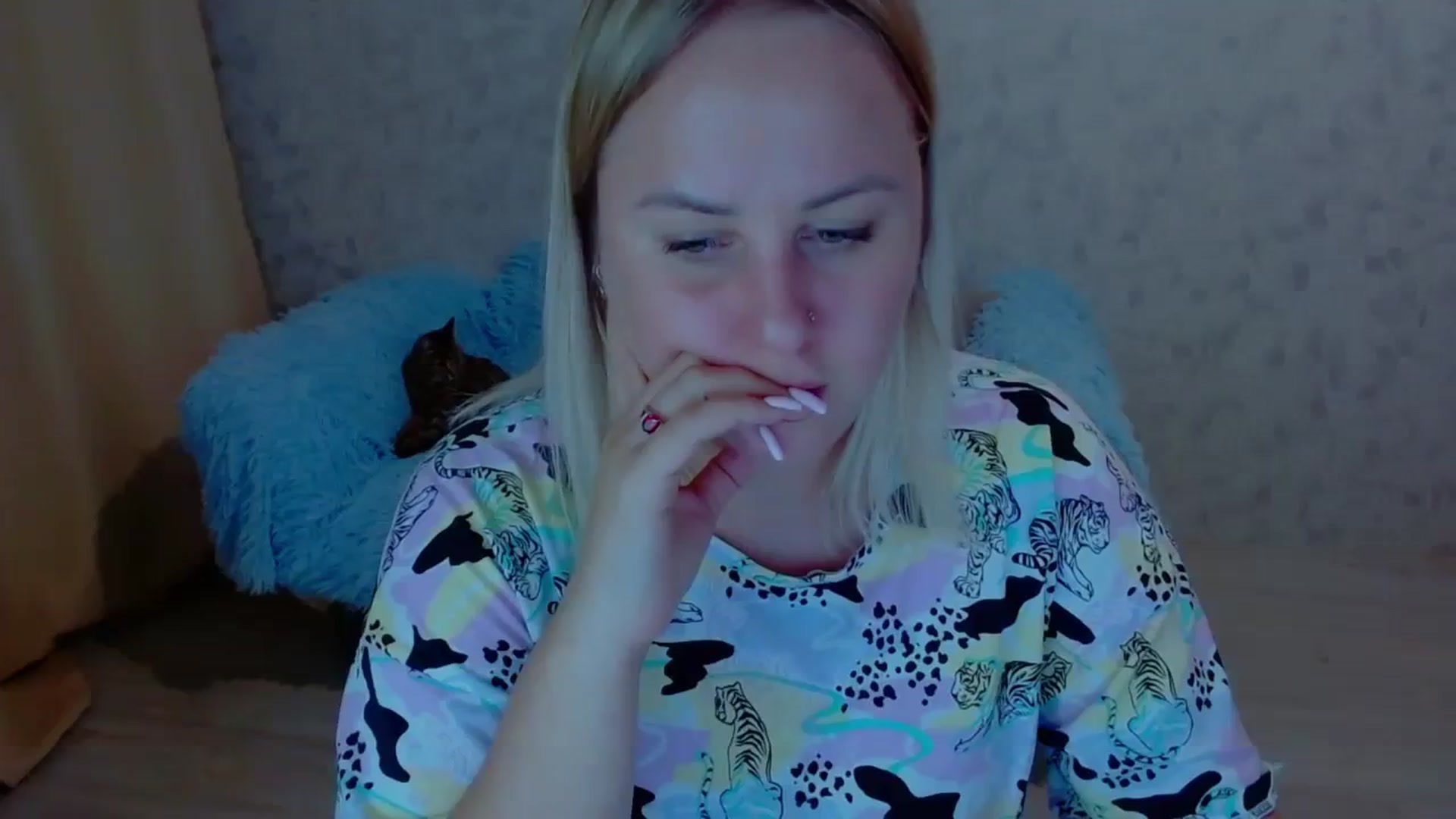 Gallery image thumbnail from Your_heart00's myfreecams stream on, 09/17/2023, 17:57 image 16 of 20
