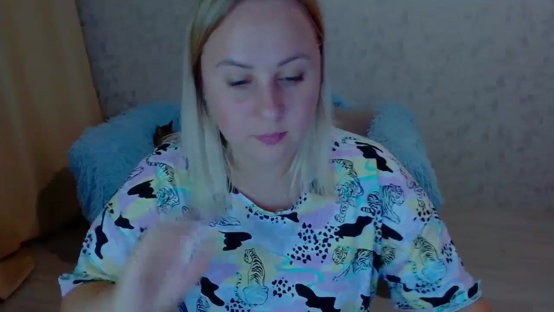 Gallery image thumbnail from Your_heart00's myfreecams stream on, 09/17/2023, 17:57 image 18 of 20
