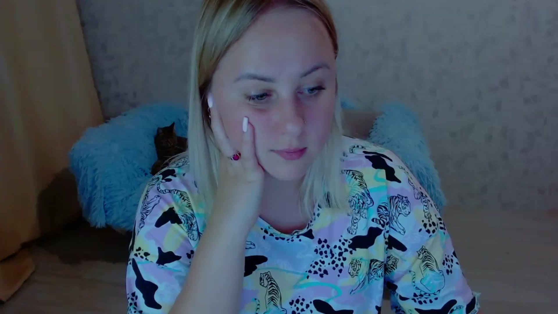 Gallery image thumbnail from Your_heart00's myfreecams stream on, 09/17/2023, 17:57 image 19 of 20
