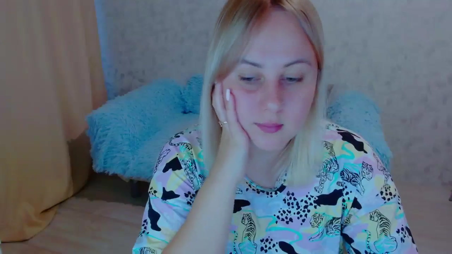 Gallery image thumbnail from Your_heart00's myfreecams stream on, 09/18/2023, 11:57 image 20 of 20