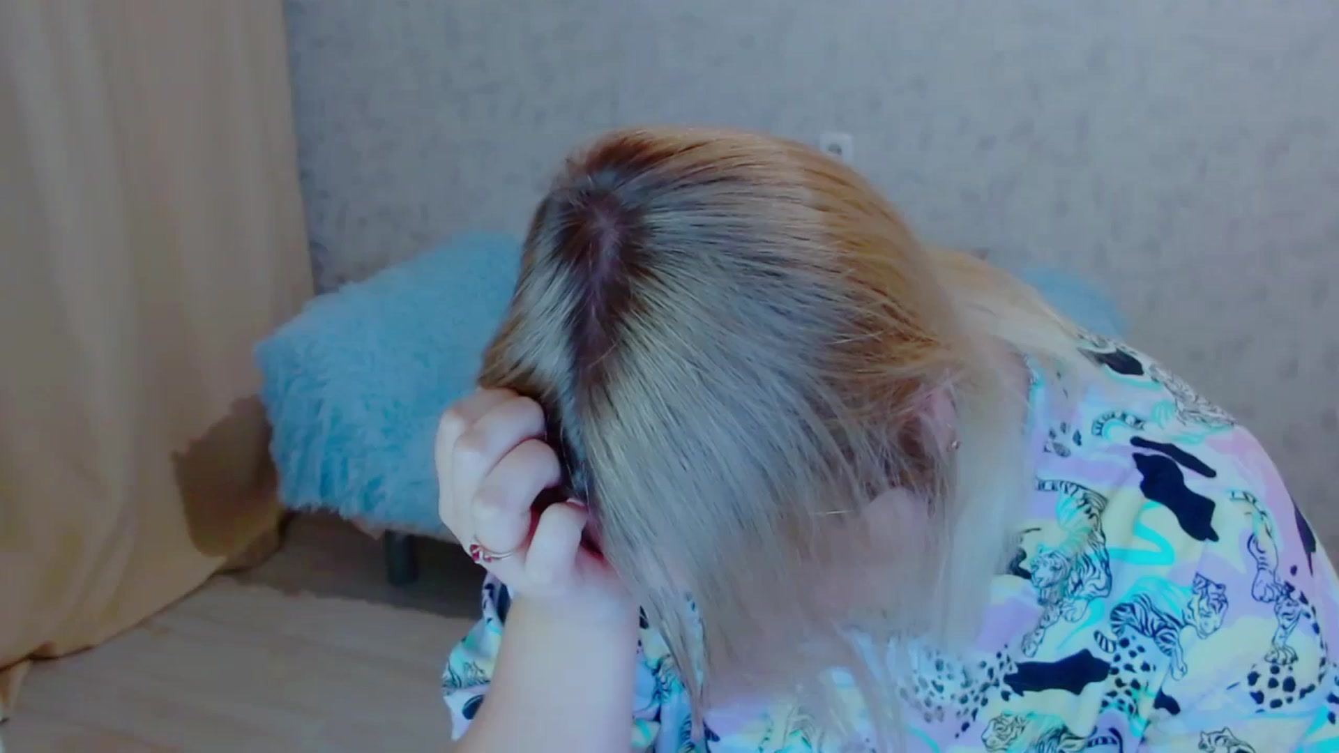 Gallery image thumbnail from Your_heart00's myfreecams stream on, 09/18/2023, 12:27 image 15 of 20