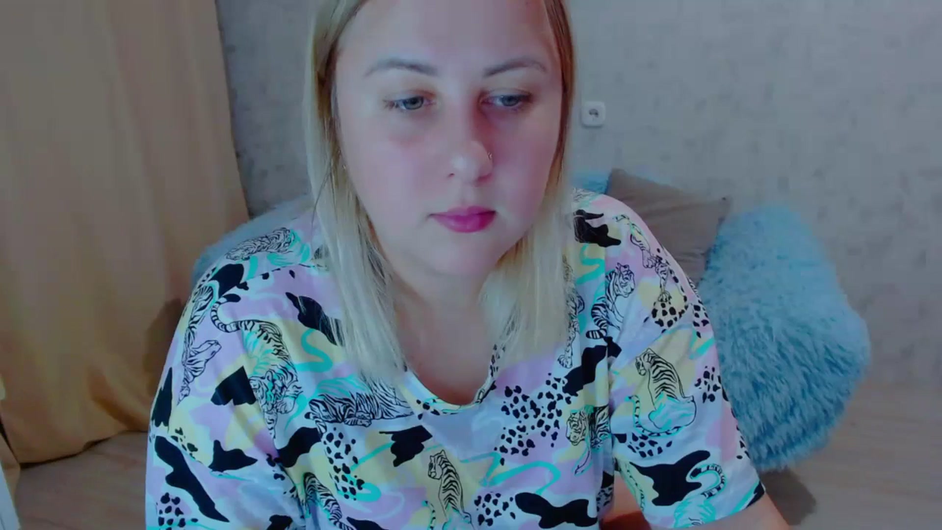 Gallery image thumbnail from Your_heart00's myfreecams stream on, 09/18/2023, 15:49 image 2 of 20