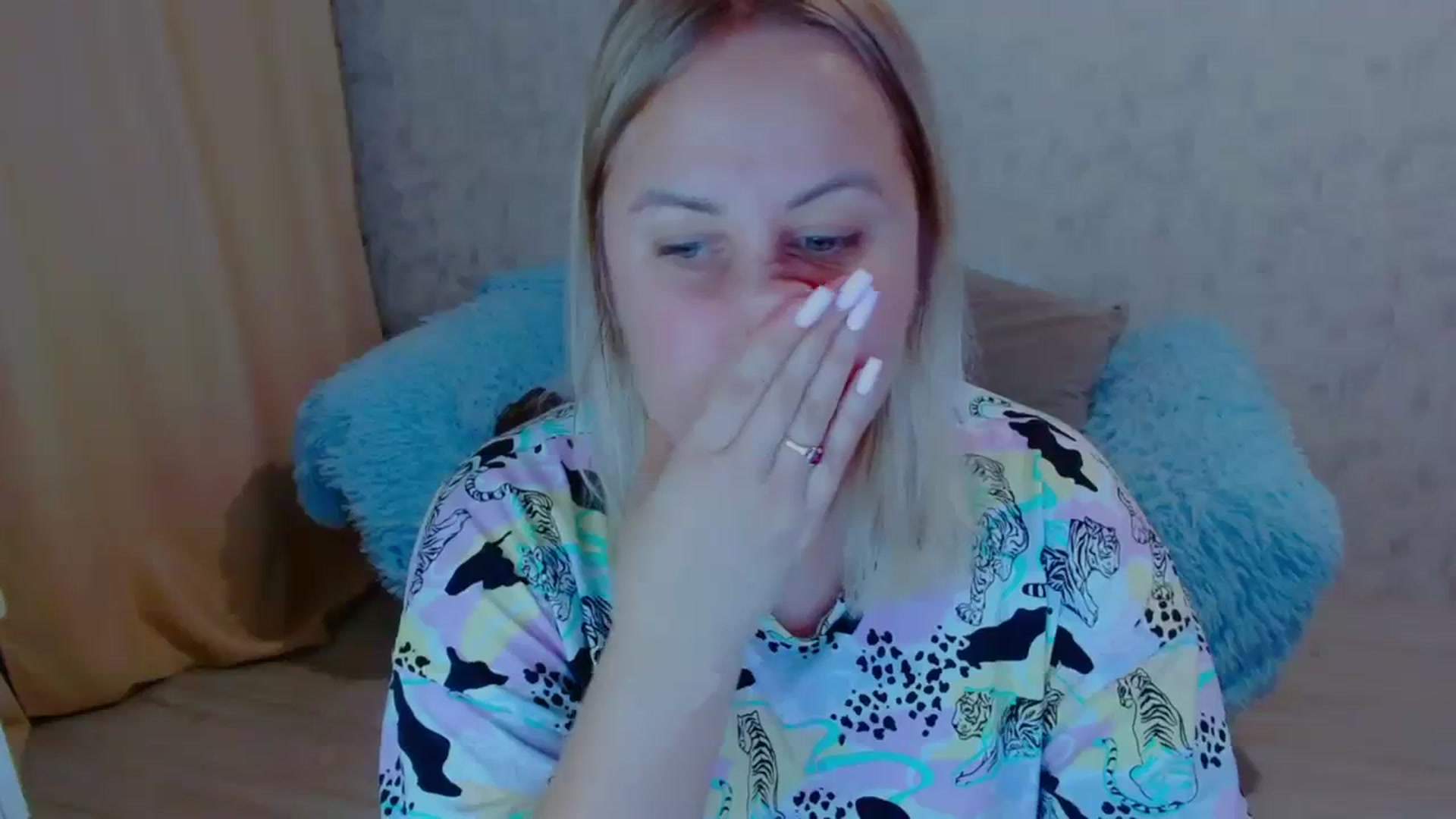 Gallery image thumbnail from Your_heart00's myfreecams stream on, 09/18/2023, 15:49 image 8 of 20