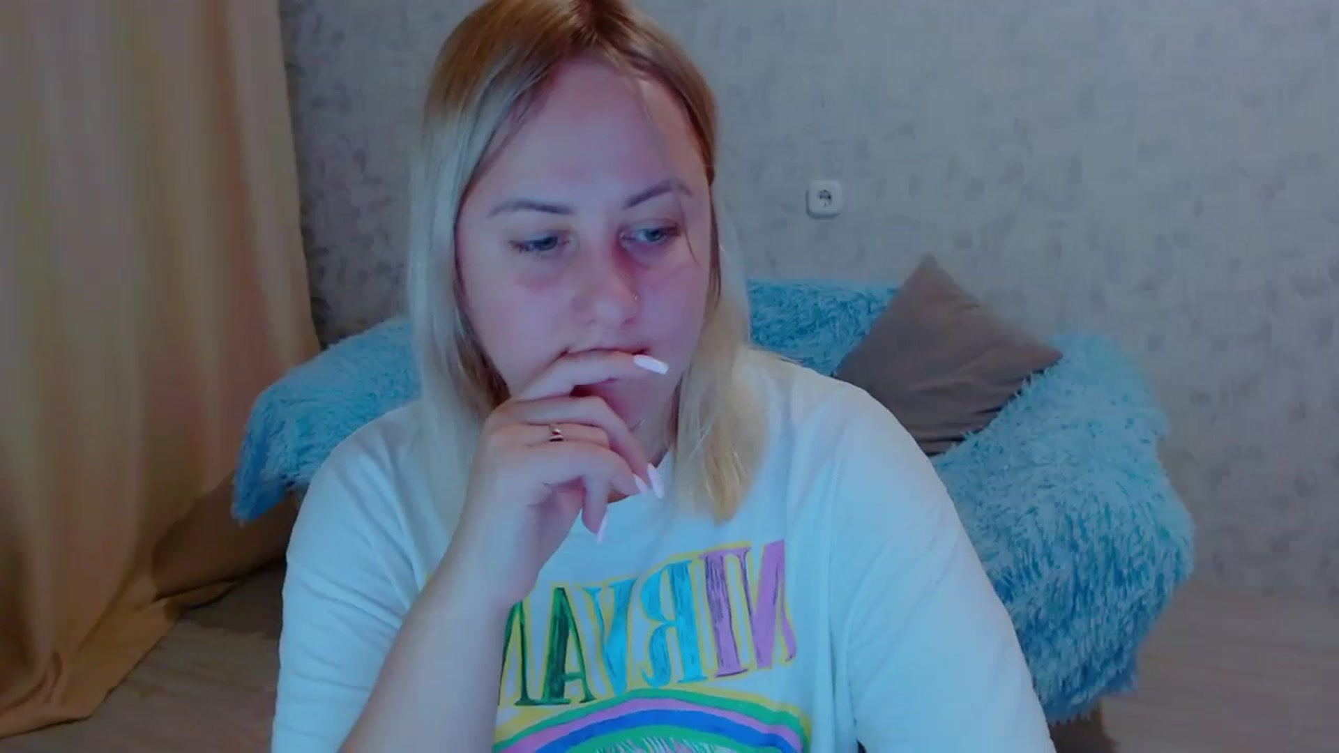 Gallery image thumbnail from Your_heart00's myfreecams stream on, 09/19/2023, 16:19 image 10 of 20
