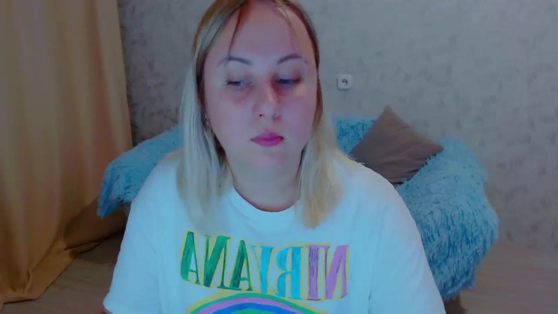 Gallery image thumbnail from Your_heart00's myfreecams stream on, 09/19/2023, 16:19 image 19 of 20