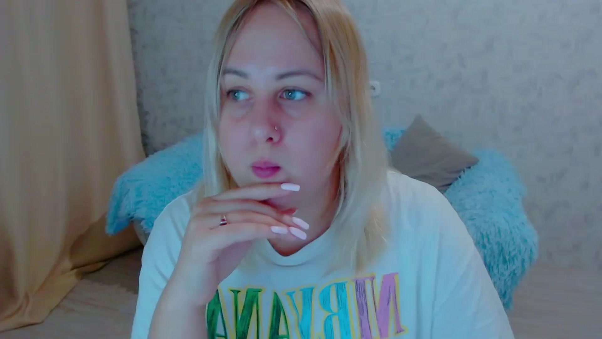 Gallery image thumbnail from Your_heart00's myfreecams stream on, 09/19/2023, 16:19 image 1 of 20