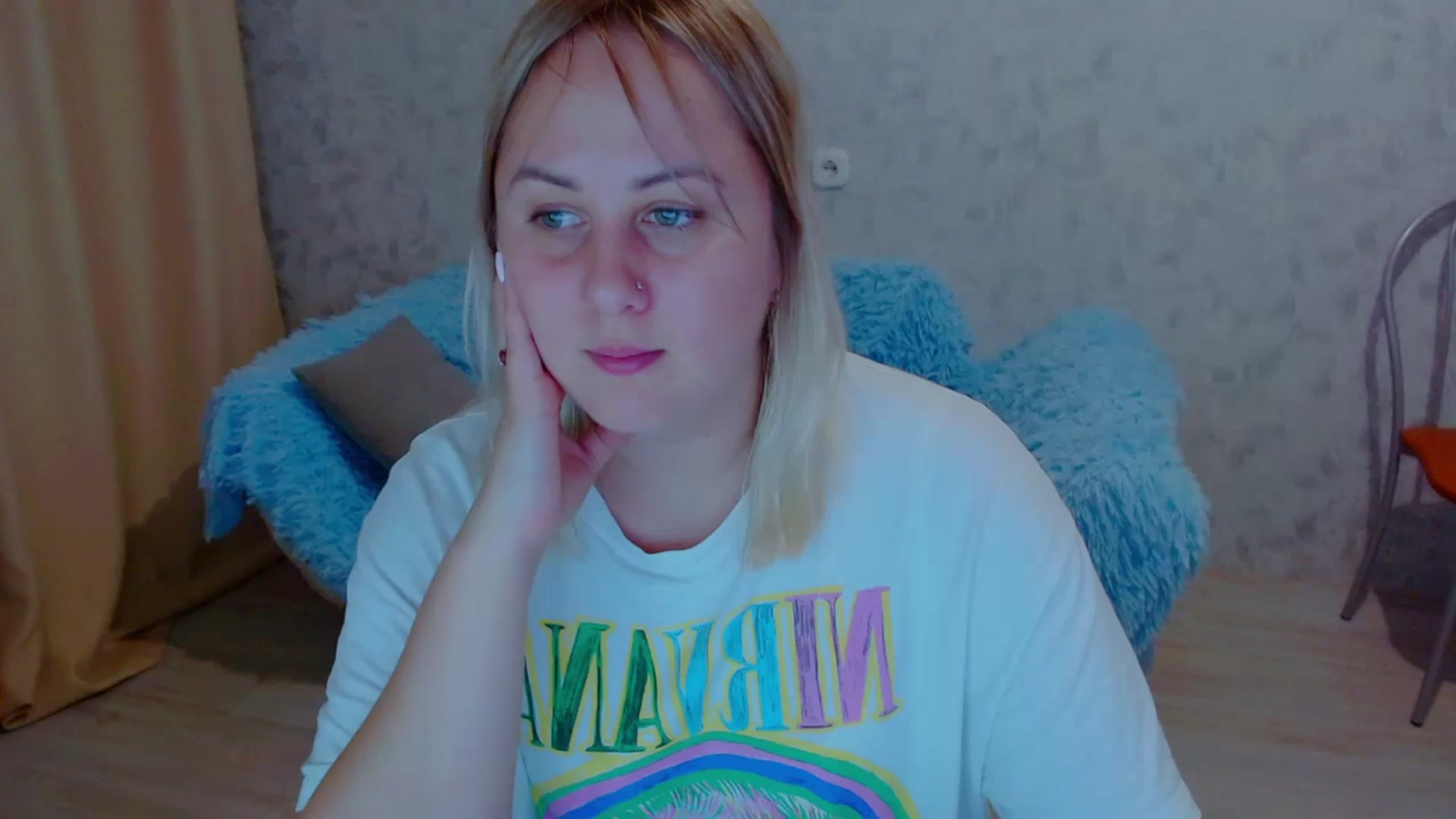 Gallery image thumbnail from Your_heart00's myfreecams stream on, 09/19/2023, 17:42 image 18 of 20