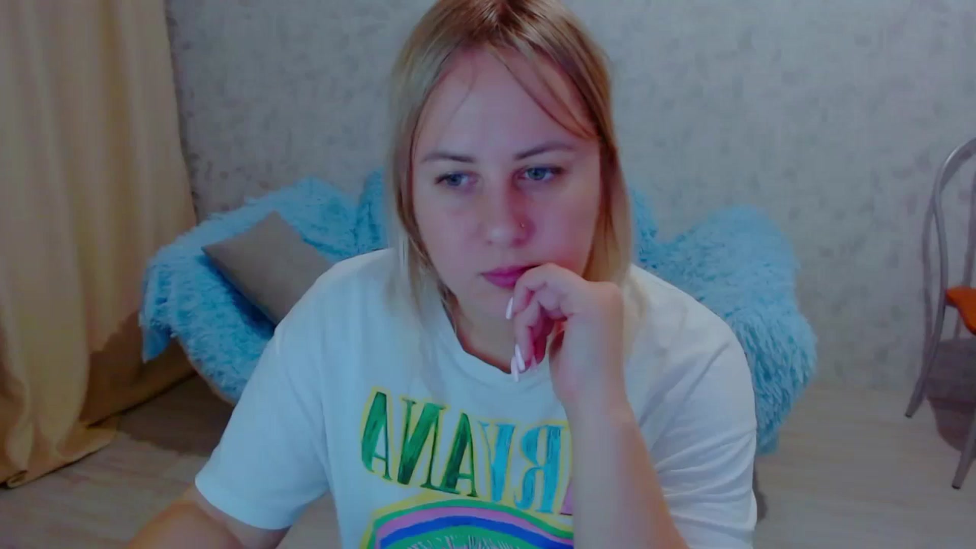 Gallery image thumbnail from Your_heart00's myfreecams stream on, 09/19/2023, 17:42 image 4 of 20
