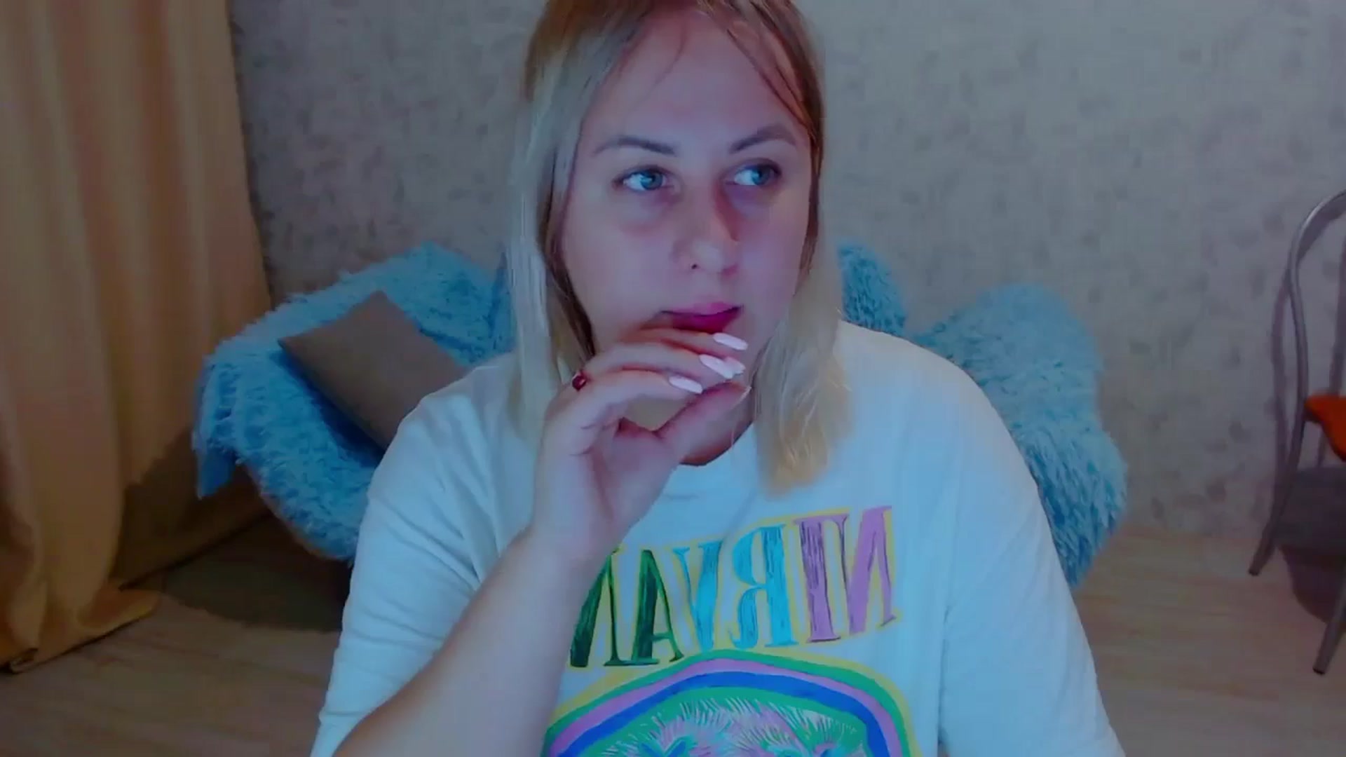 Gallery image thumbnail from Your_heart00's myfreecams stream on, 09/19/2023, 17:42 image 2 of 20