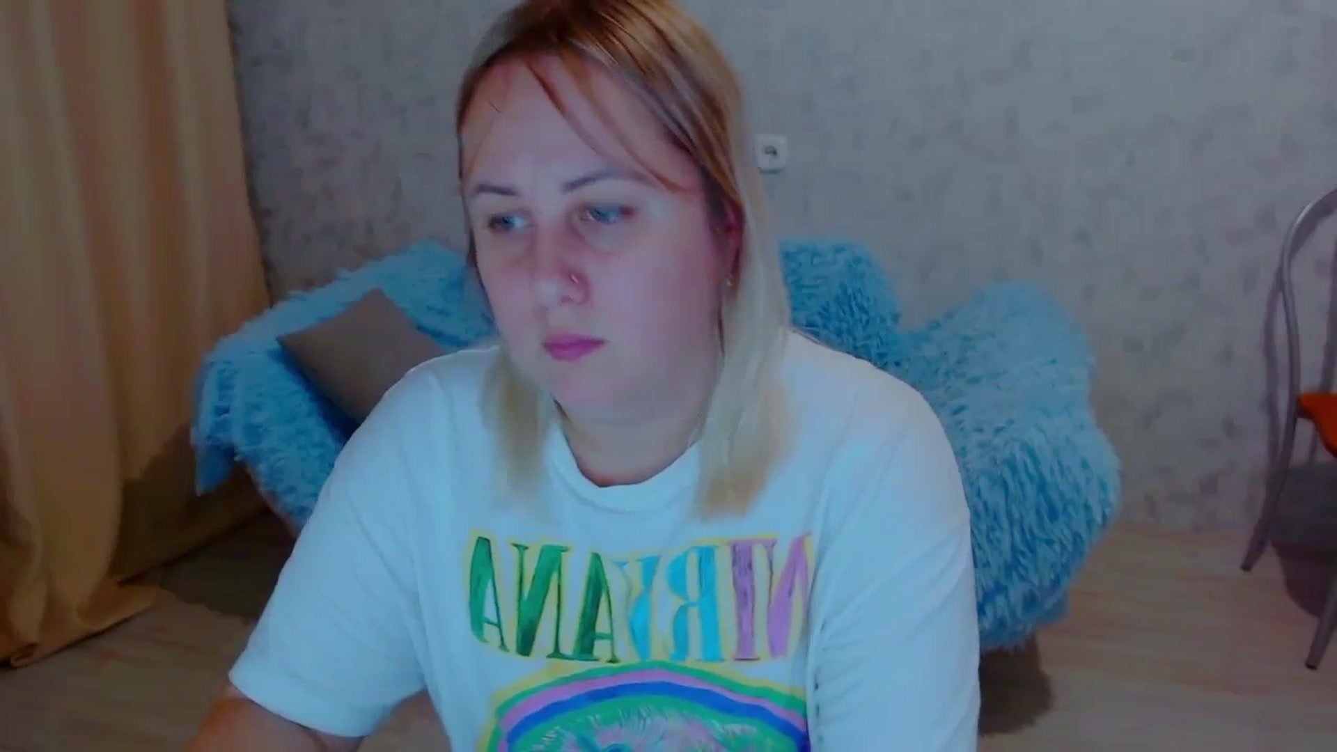 Gallery image thumbnail from Your_heart00's myfreecams stream on, 09/19/2023, 17:42 image 11 of 20