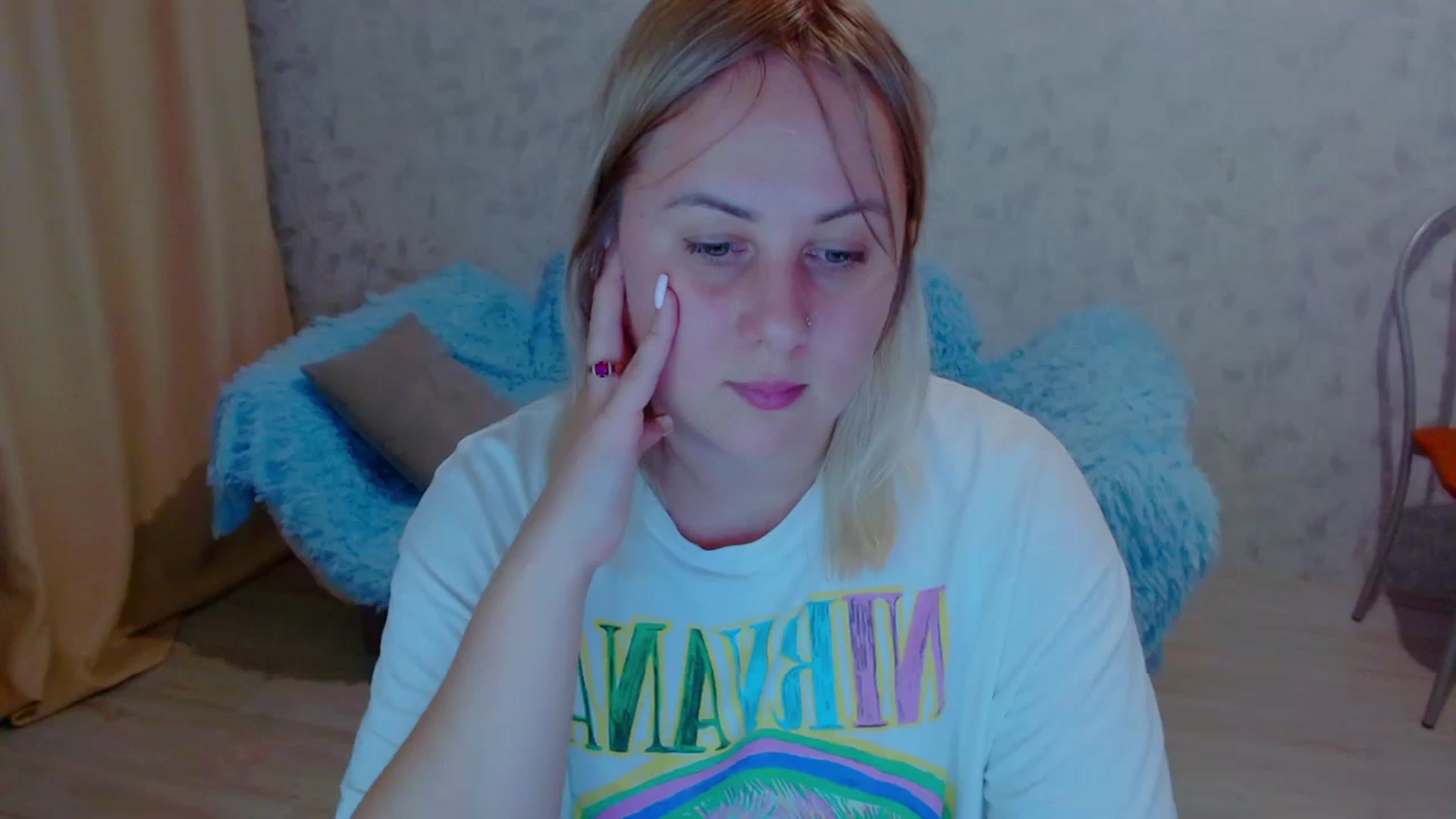 Gallery image thumbnail from Your_heart00's myfreecams stream on, 09/19/2023, 17:42 image 13 of 20