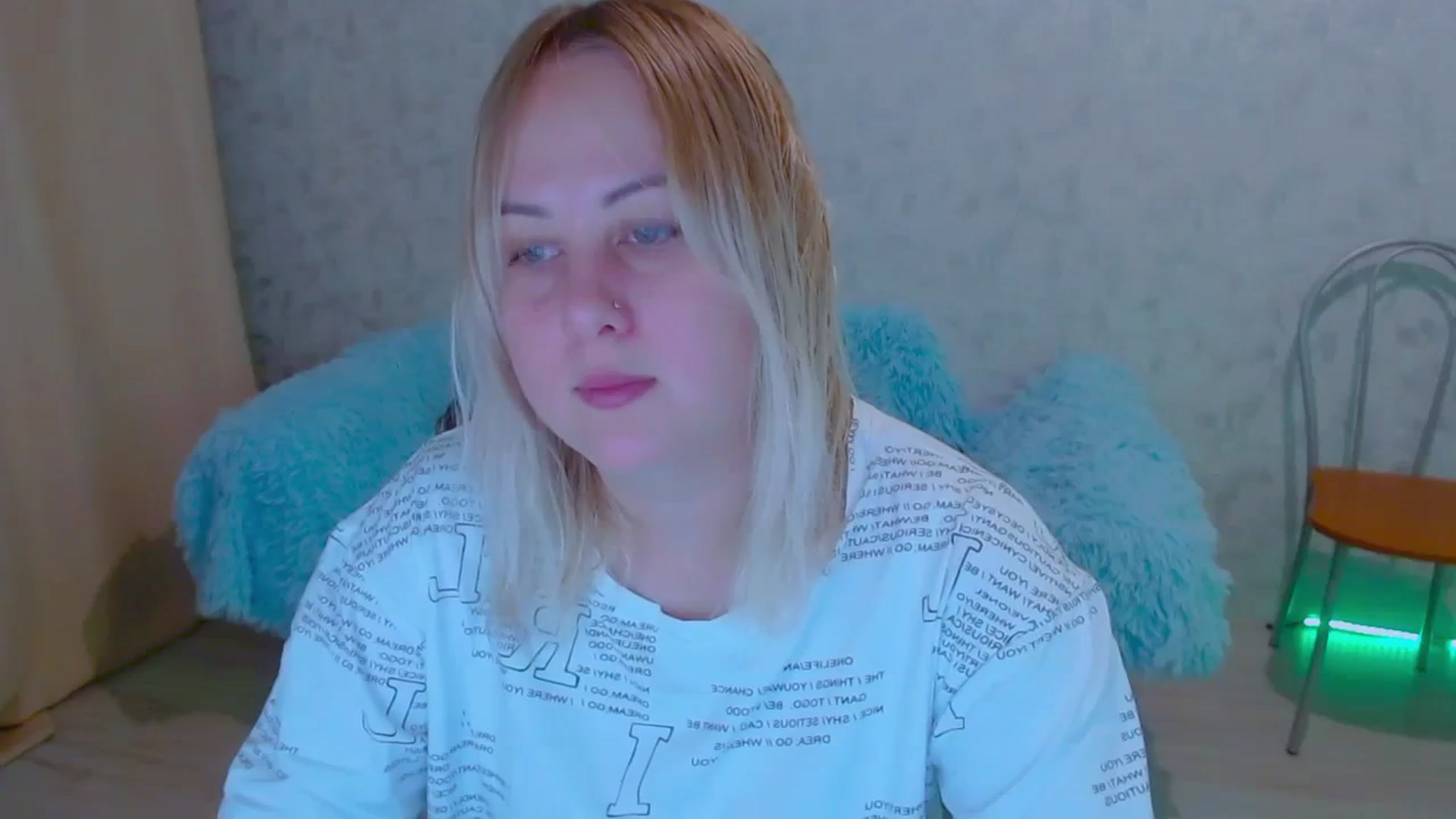 Gallery image thumbnail from Your_heart00's myfreecams stream on, 09/23/2023, 13:19 image 7 of 20