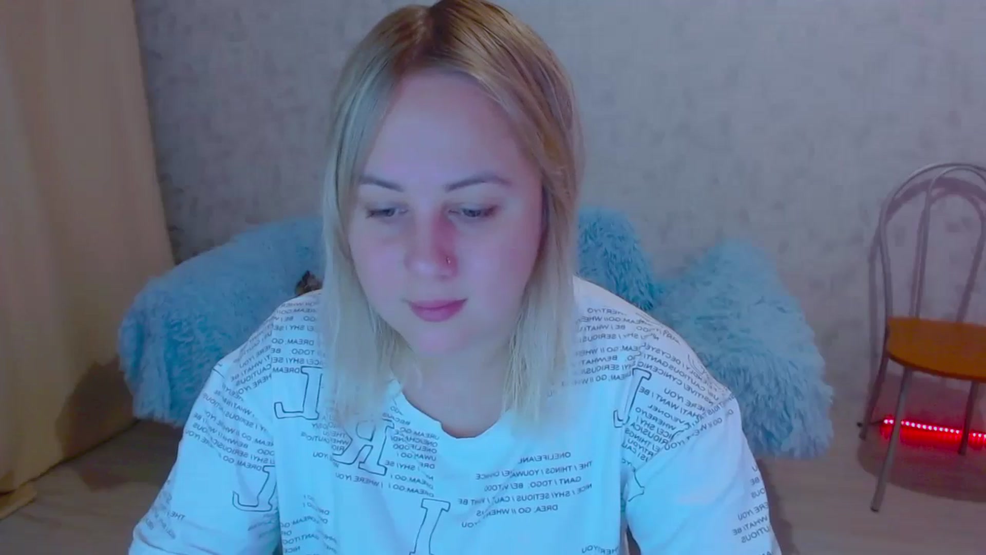 Gallery image thumbnail from Your_heart00's myfreecams stream on, 09/23/2023, 13:19 image 8 of 20