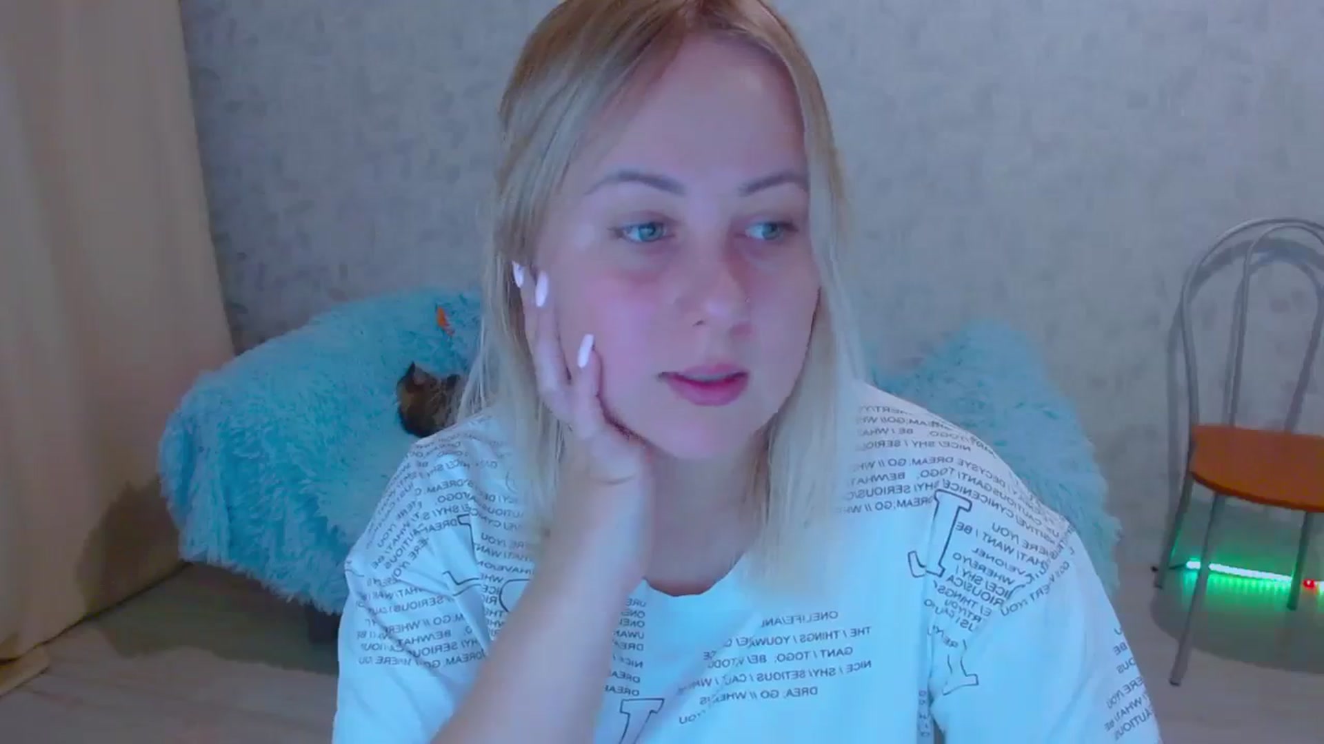 Gallery image thumbnail from Your_heart00's myfreecams stream on, 09/23/2023, 13:19 image 6 of 20