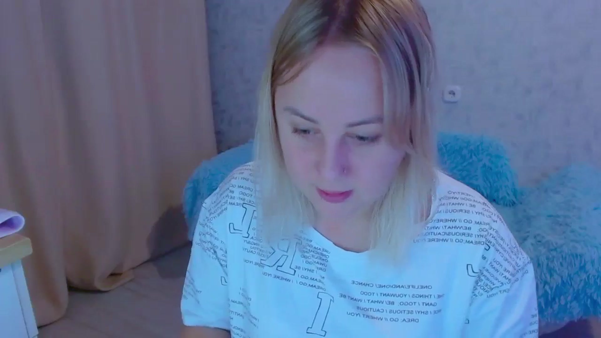 Gallery image thumbnail from Your_heart00's myfreecams stream on, 09/23/2023, 13:19 image 19 of 20