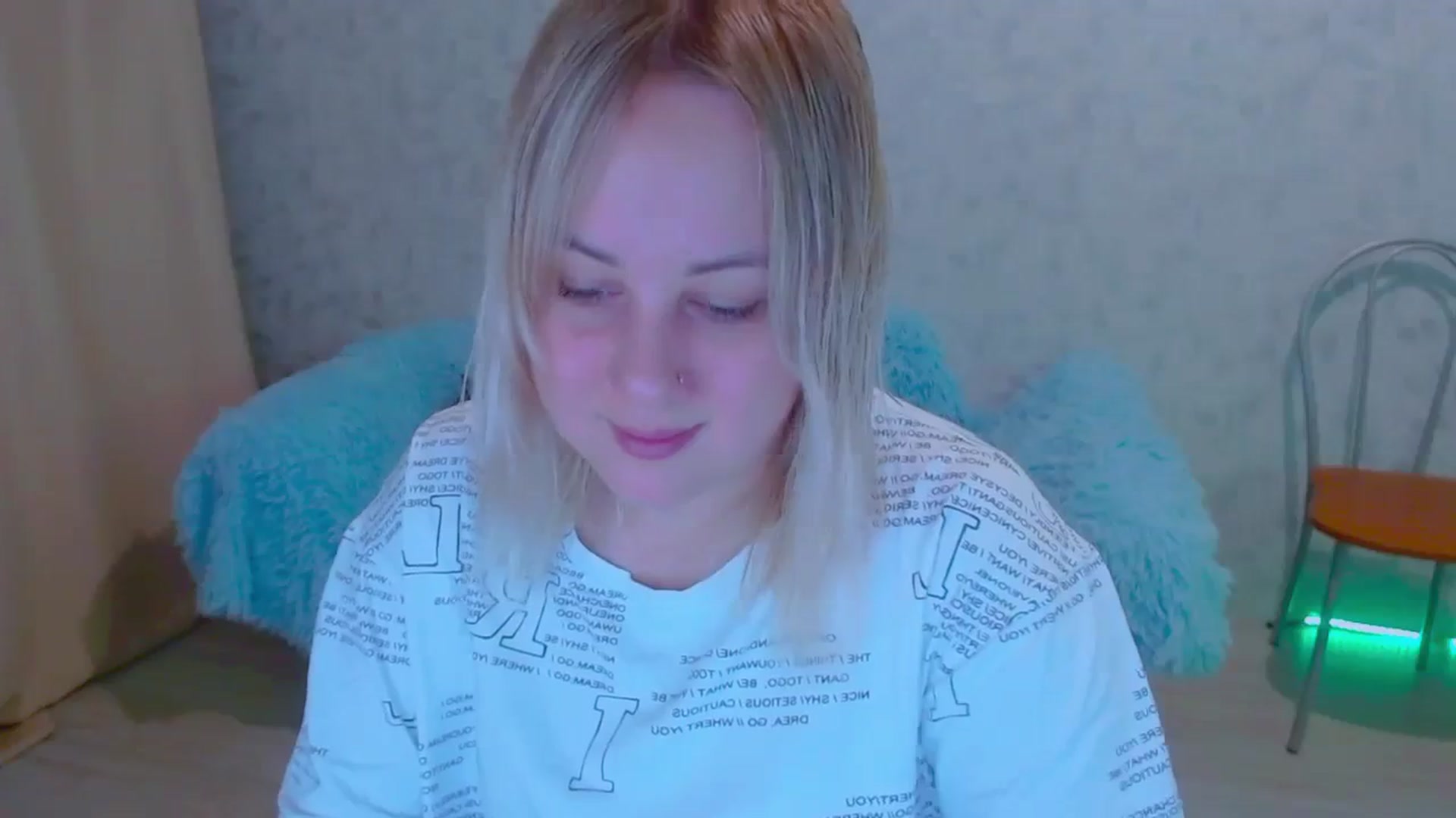 Gallery image thumbnail from Your_heart00's myfreecams stream on, 09/23/2023, 13:19 image 2 of 20