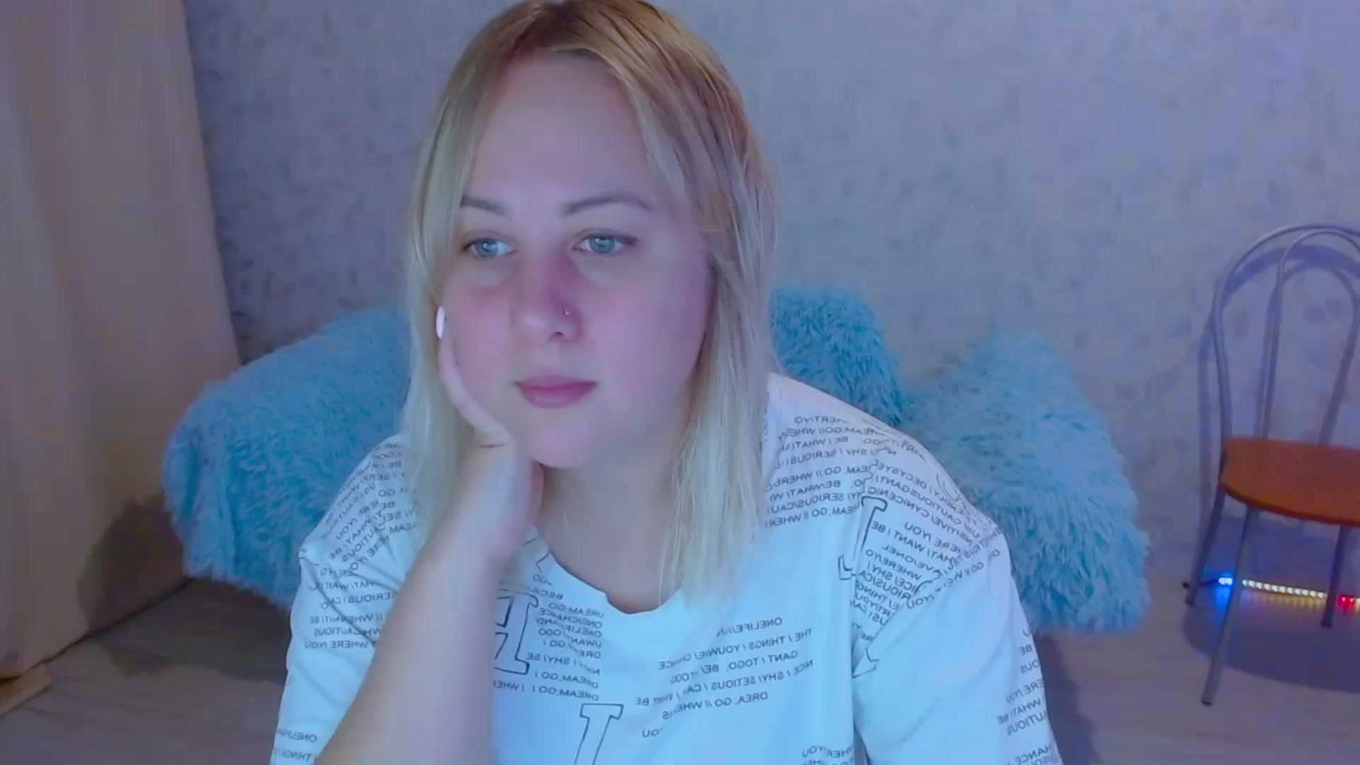 Gallery image thumbnail from Your_heart00's myfreecams stream on, 09/23/2023, 13:19 image 9 of 20