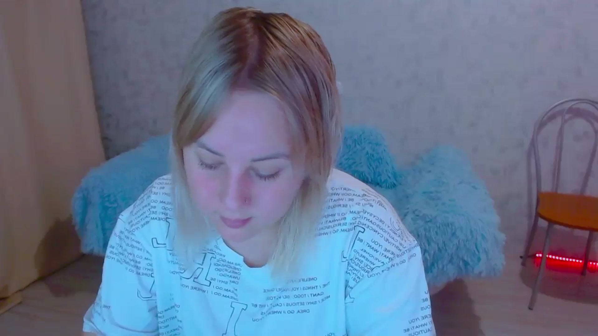 Gallery image thumbnail from Your_heart00's myfreecams stream on, 09/23/2023, 13:19 image 10 of 20