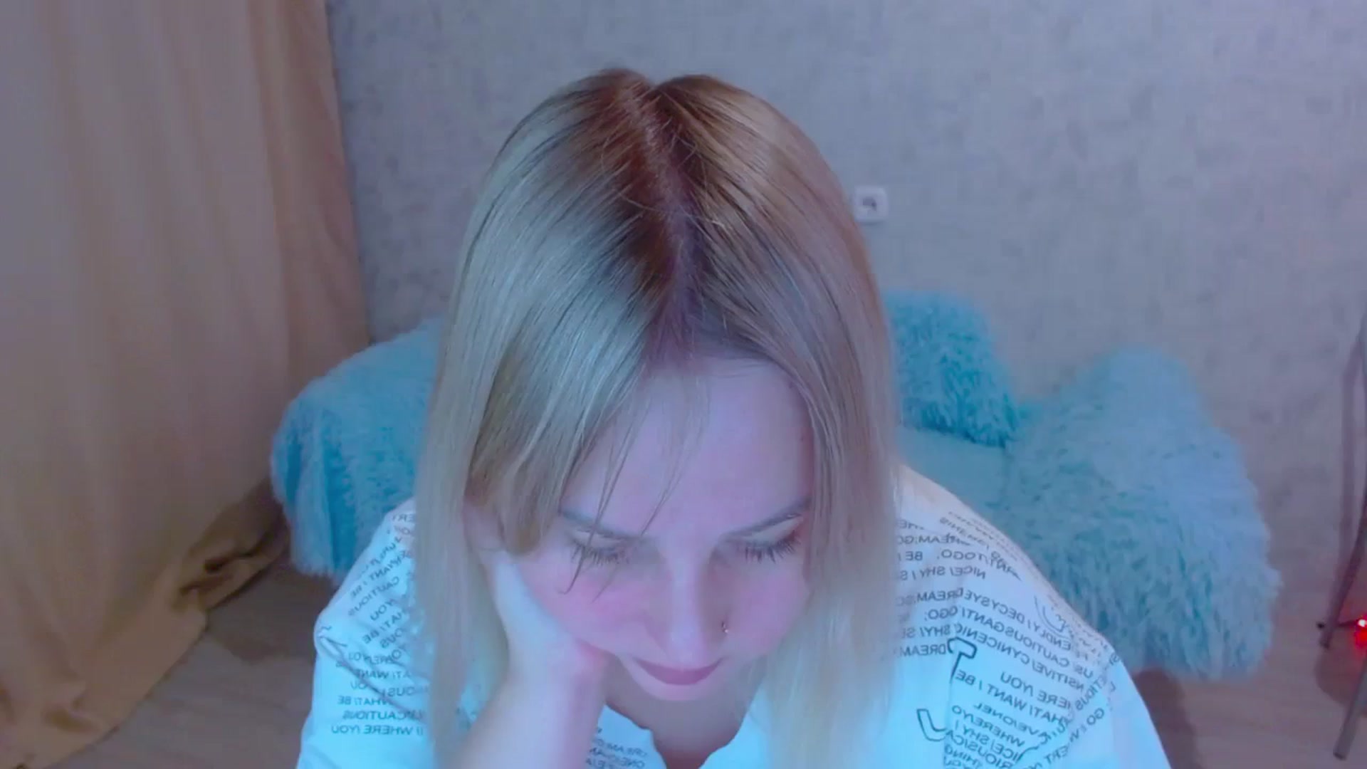 Gallery image thumbnail from Your_heart00's myfreecams stream on, 09/23/2023, 14:43 image 15 of 20