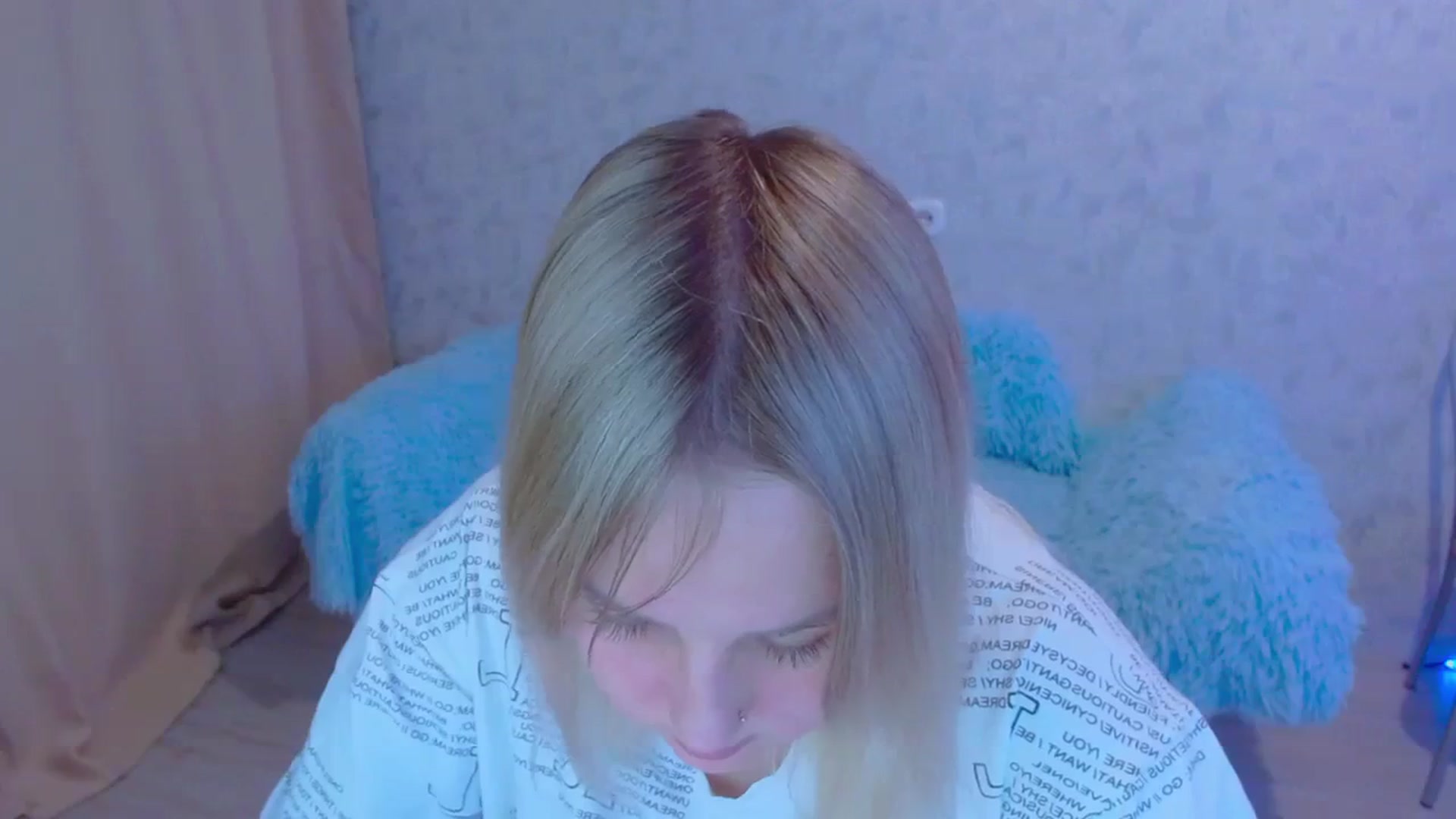 Gallery image thumbnail from Your_heart00's myfreecams stream on, 09/23/2023, 14:43 image 17 of 20