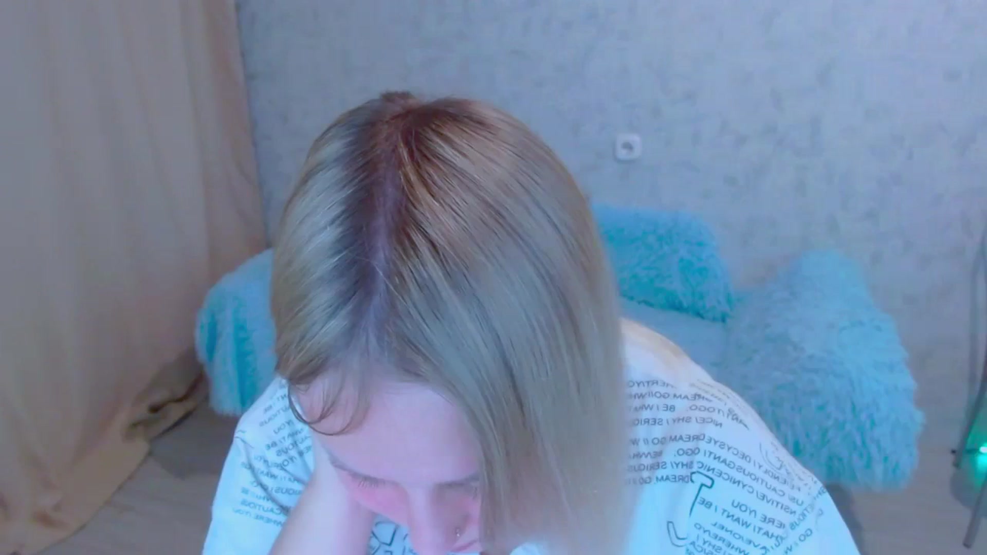 Gallery image thumbnail from Your_heart00's myfreecams stream on, 09/23/2023, 14:43 image 13 of 20