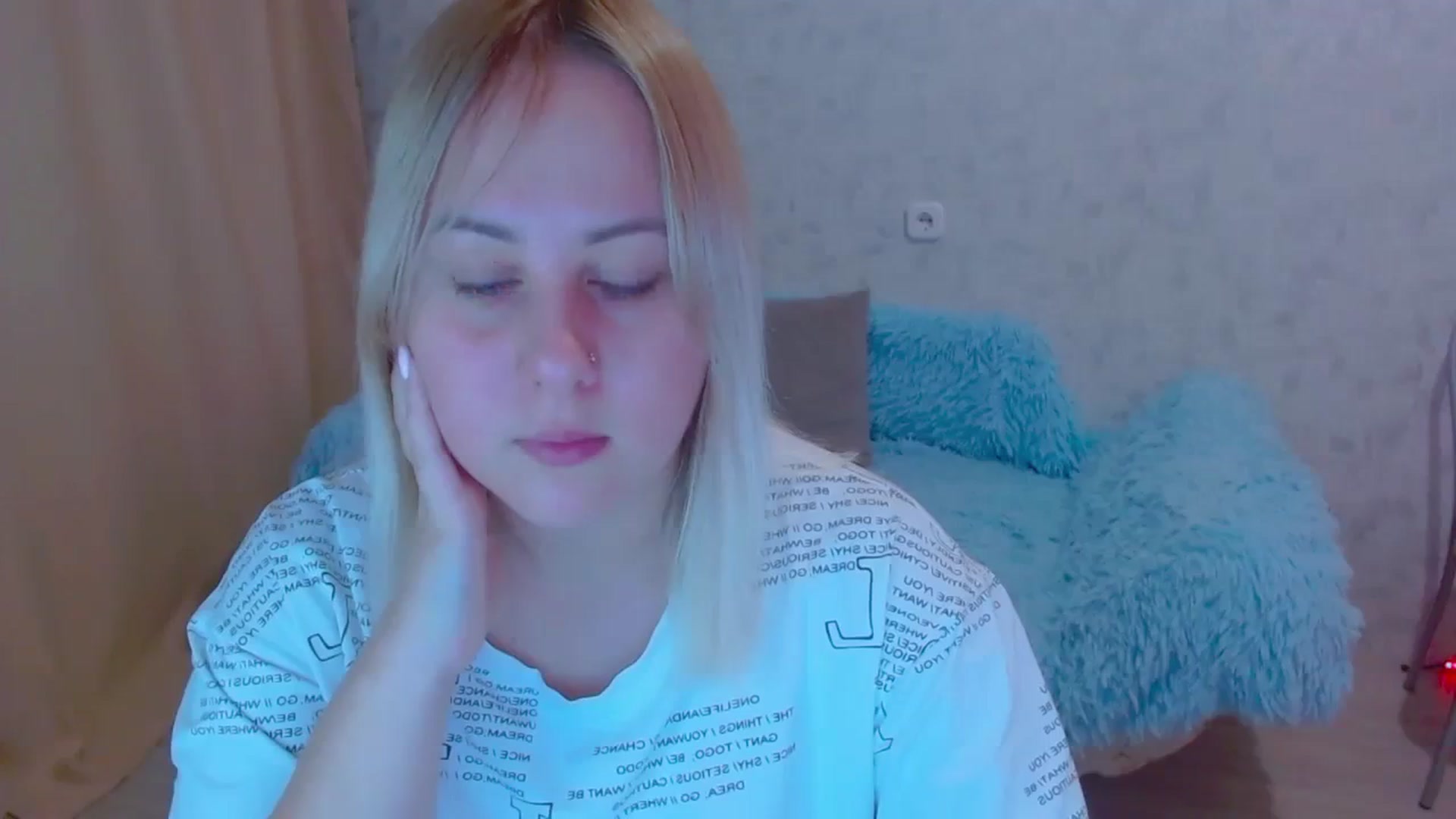 Gallery image thumbnail from Your_heart00's myfreecams stream on, 09/23/2023, 14:43 image 3 of 20