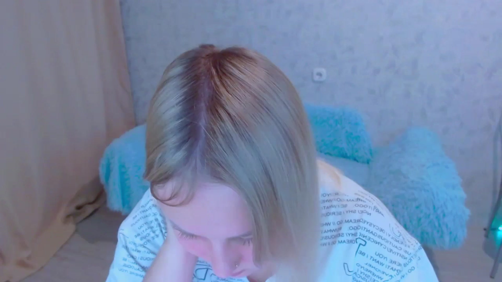Gallery image thumbnail from Your_heart00's myfreecams stream on, 09/23/2023, 14:43 image 11 of 20