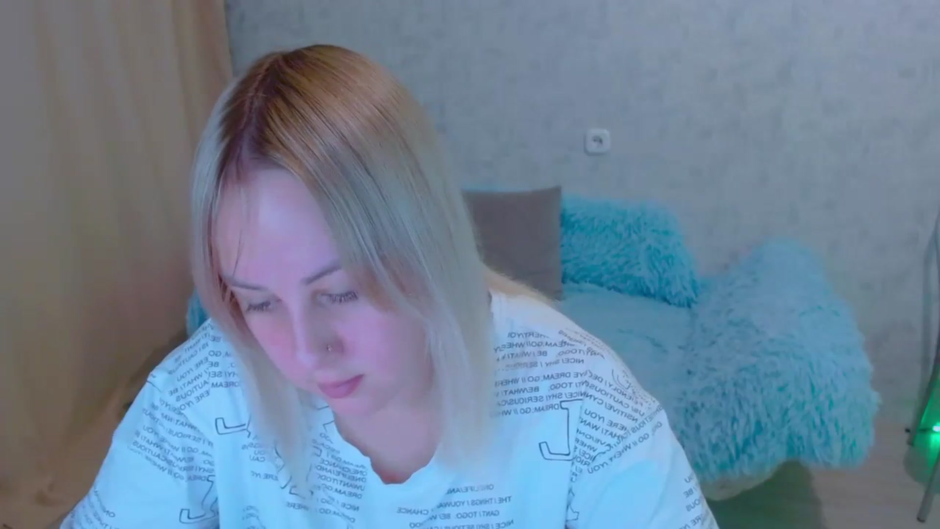 Gallery image thumbnail from Your_heart00's myfreecams stream on, 09/23/2023, 14:43 image 5 of 20