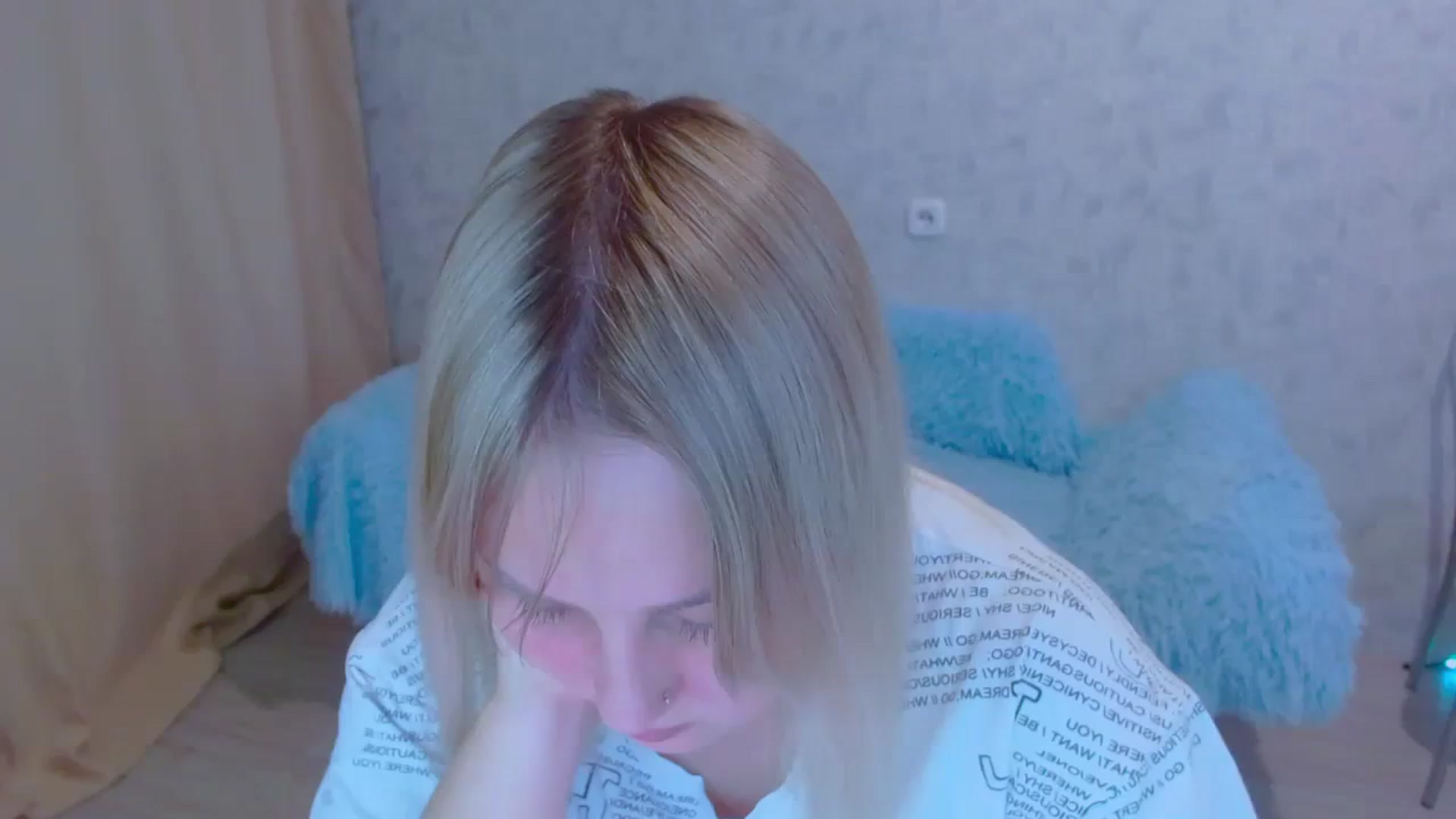 Gallery image thumbnail from Your_heart00's myfreecams stream on, 09/23/2023, 14:43 image 16 of 20