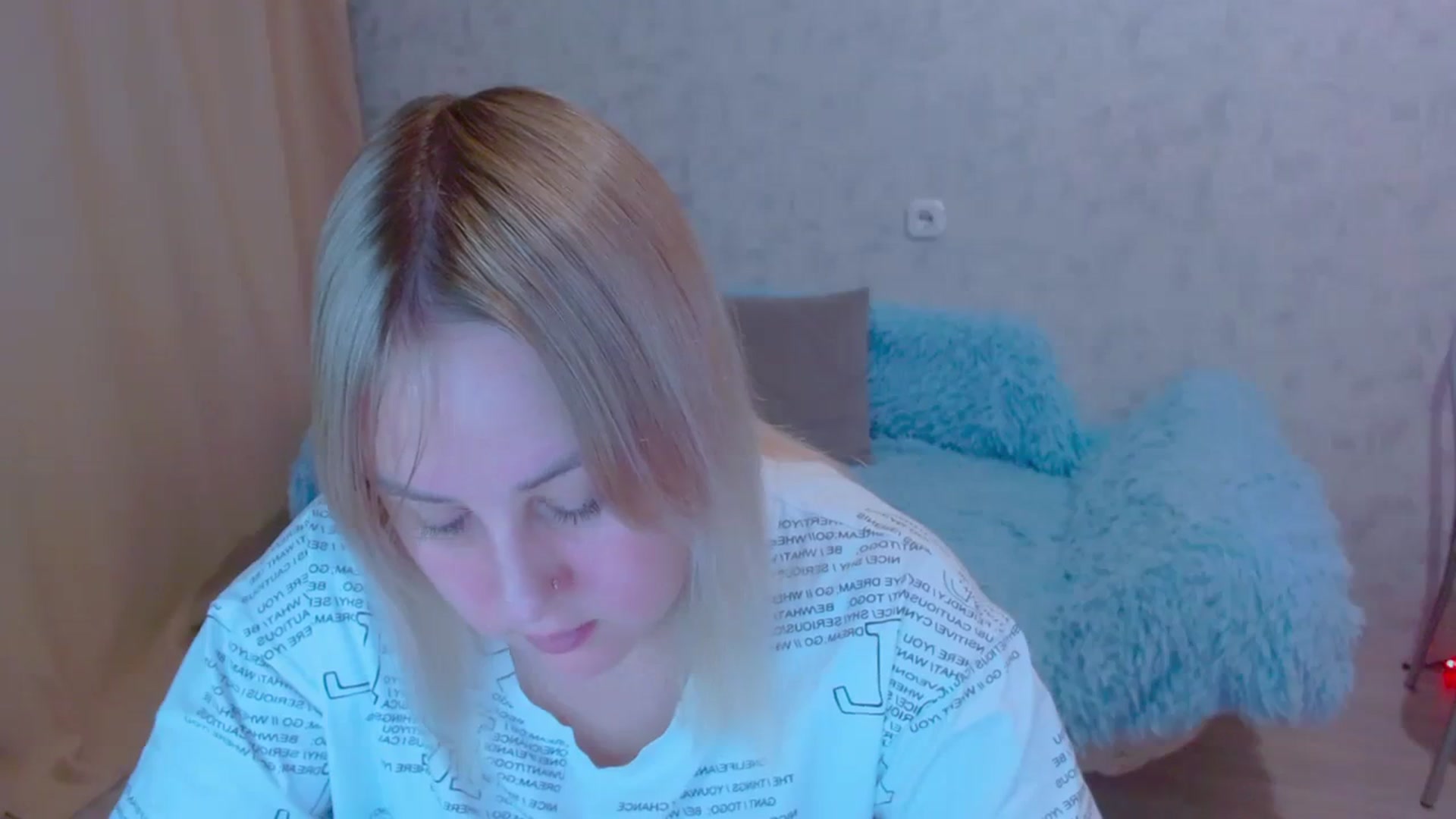 Gallery image thumbnail from Your_heart00's myfreecams stream on, 09/23/2023, 14:43 image 6 of 20