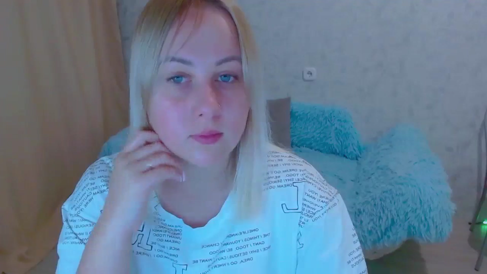 Gallery image thumbnail from Your_heart00's myfreecams stream on, 09/23/2023, 14:43 image 2 of 20