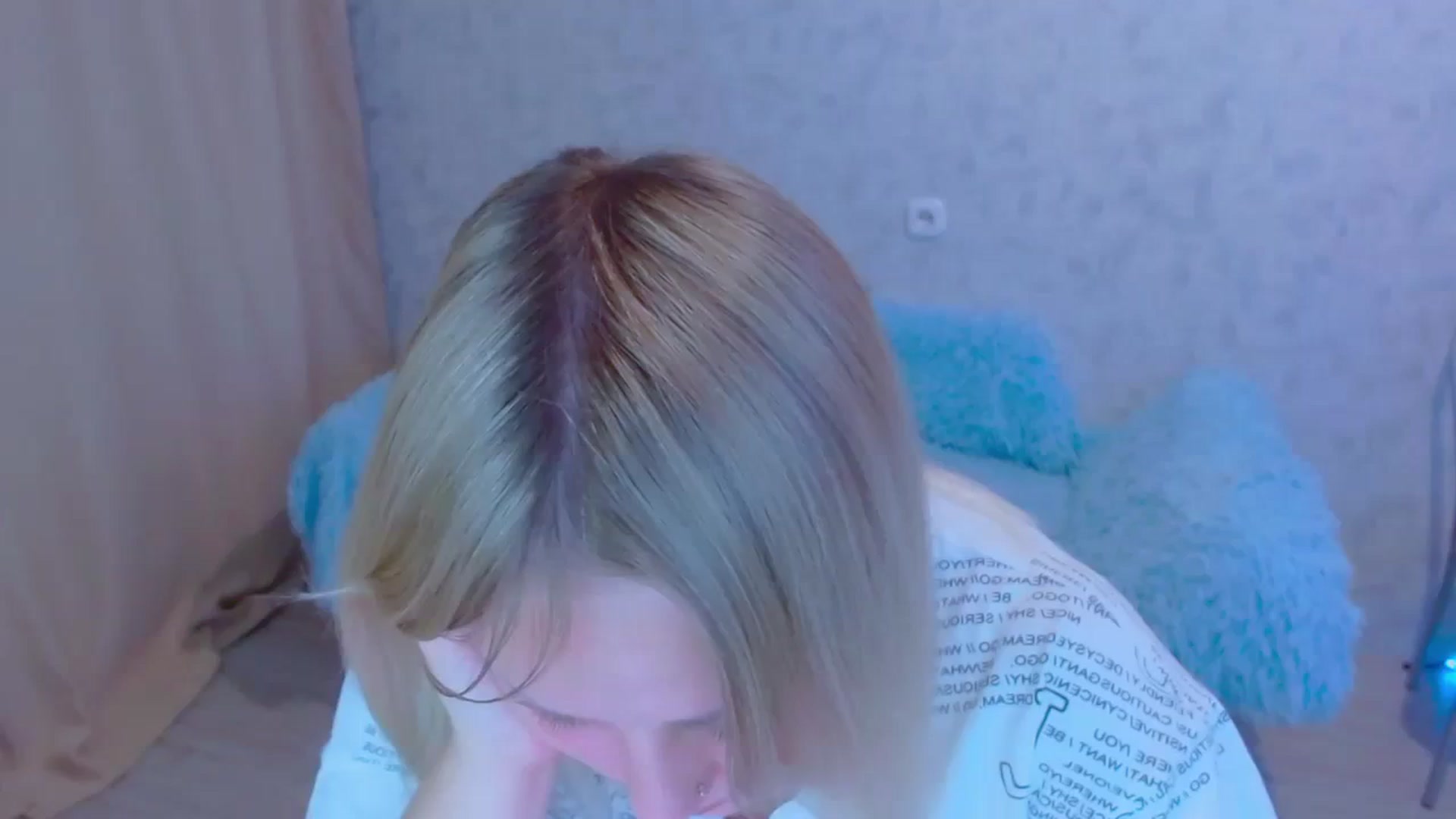 Gallery image thumbnail from Your_heart00's myfreecams stream on, 09/23/2023, 14:43 image 14 of 20