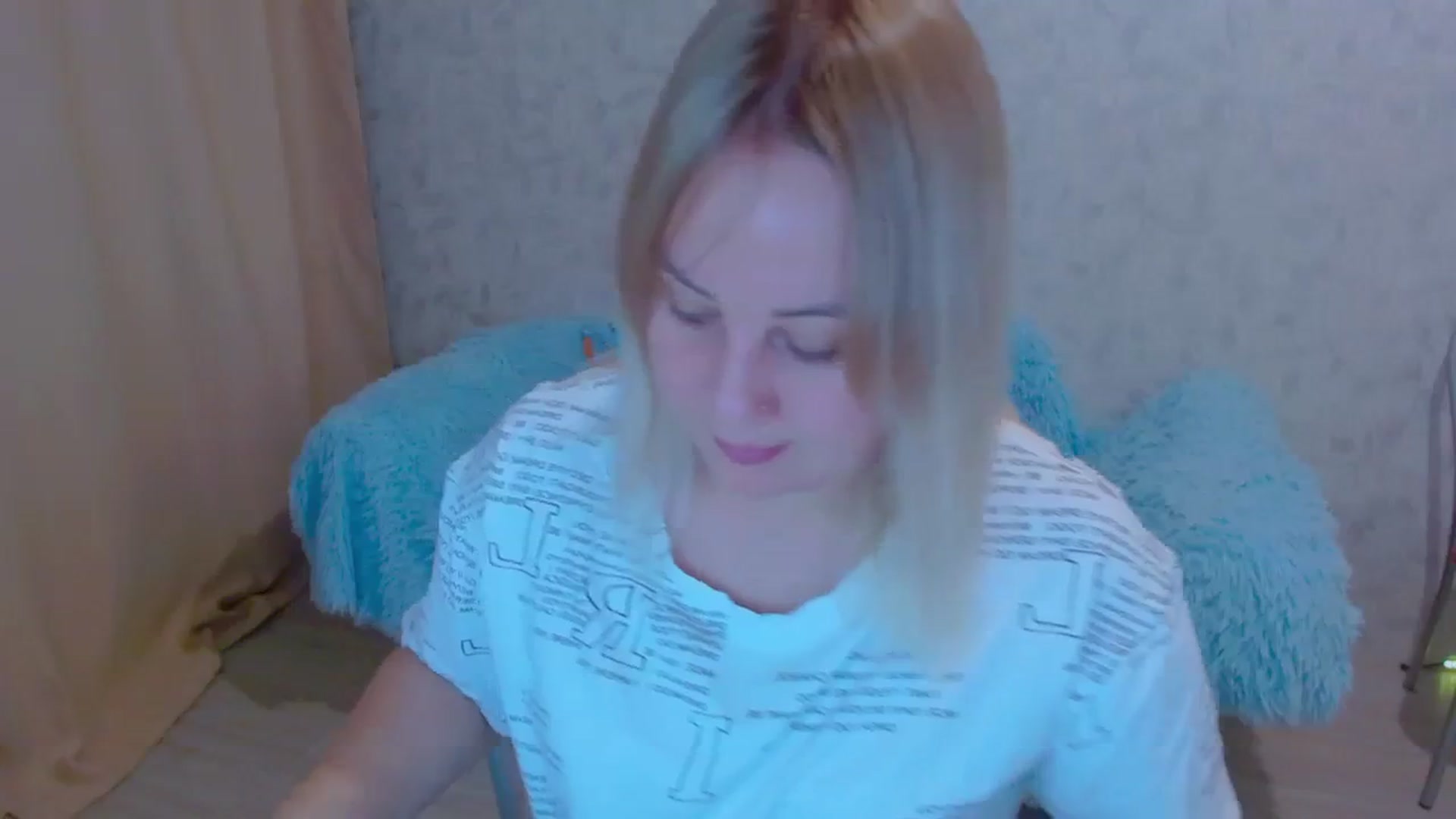 Gallery image thumbnail from Your_heart00's myfreecams stream on, 09/23/2023, 14:43 image 7 of 20