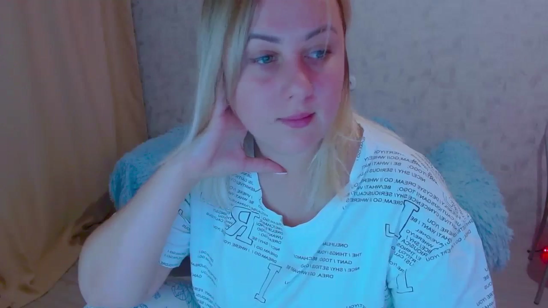 Gallery image thumbnail from Your_heart00's myfreecams stream on, 09/23/2023, 15:29 image 9 of 20