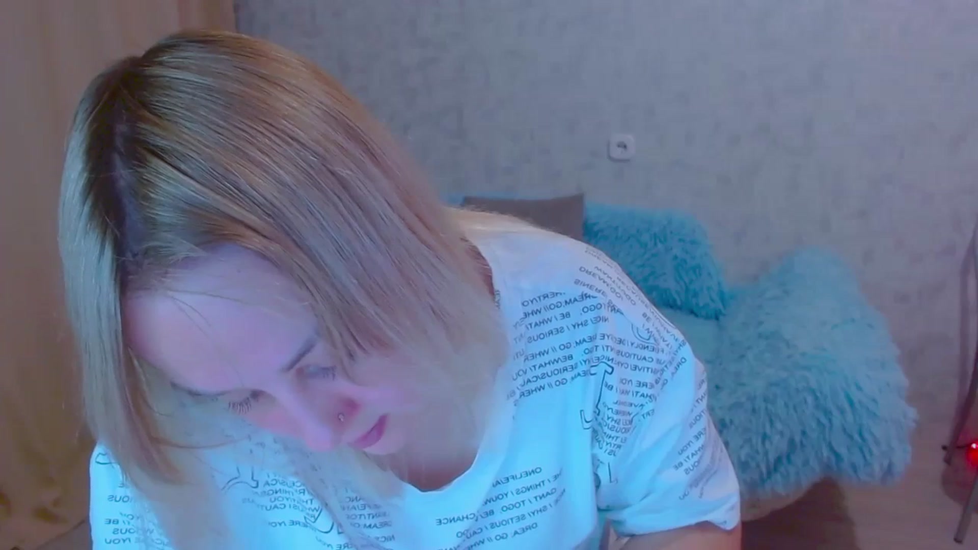Gallery image thumbnail from Your_heart00's myfreecams stream on, 09/23/2023, 15:29 image 5 of 20