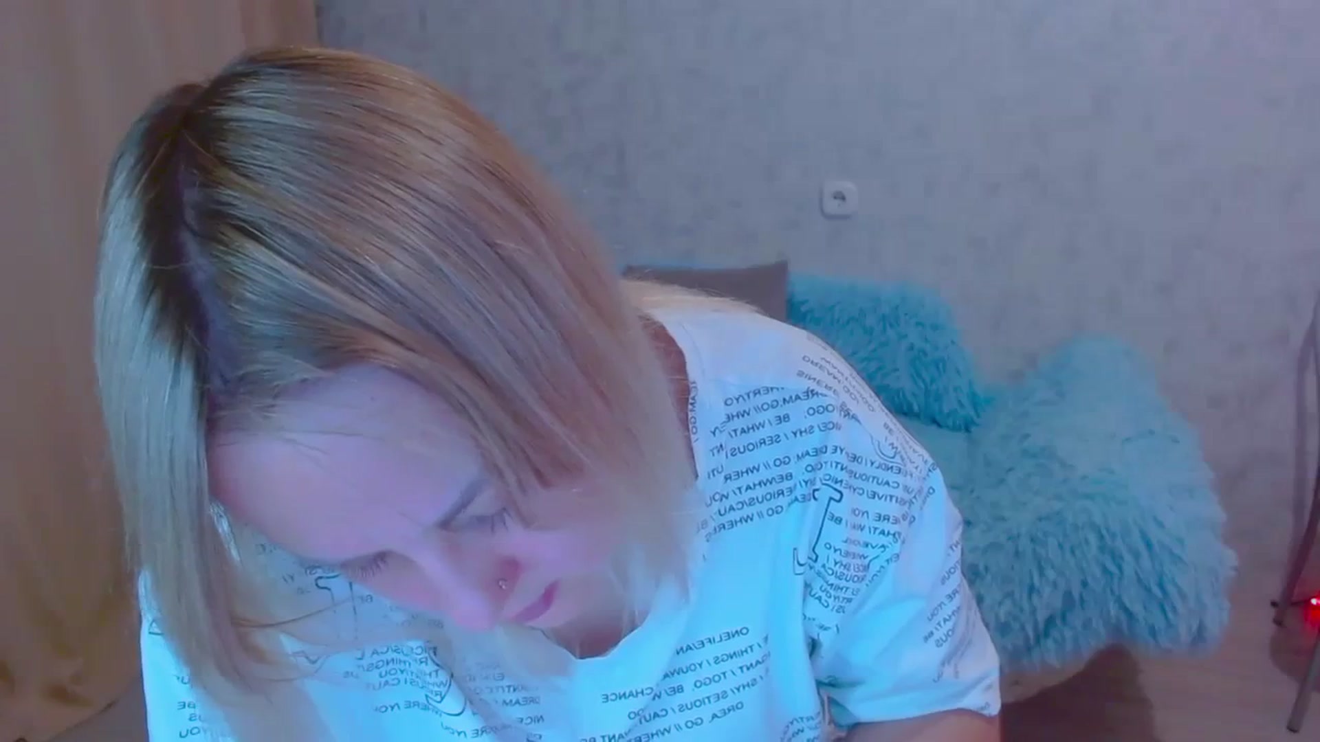 Gallery image thumbnail from Your_heart00's myfreecams stream on, 09/23/2023, 15:29 image 4 of 20