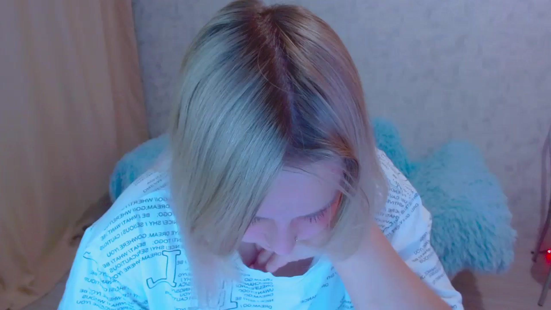 Gallery image thumbnail from Your_heart00's myfreecams stream on, 09/23/2023, 15:29 image 6 of 20