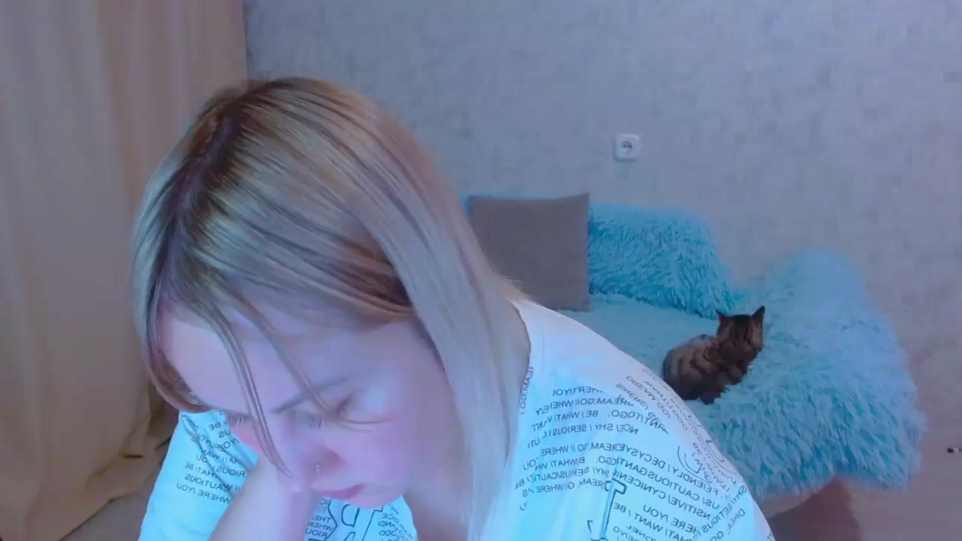Gallery image thumbnail from Your_heart00's myfreecams stream on, 09/23/2023, 17:10 image 18 of 20