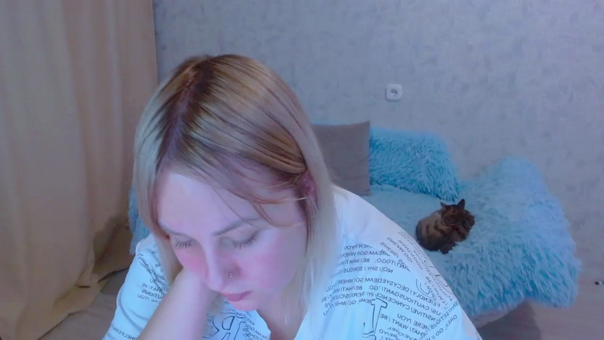Gallery image thumbnail from Your_heart00's myfreecams stream on, 09/23/2023, 17:10 image 20 of 20
