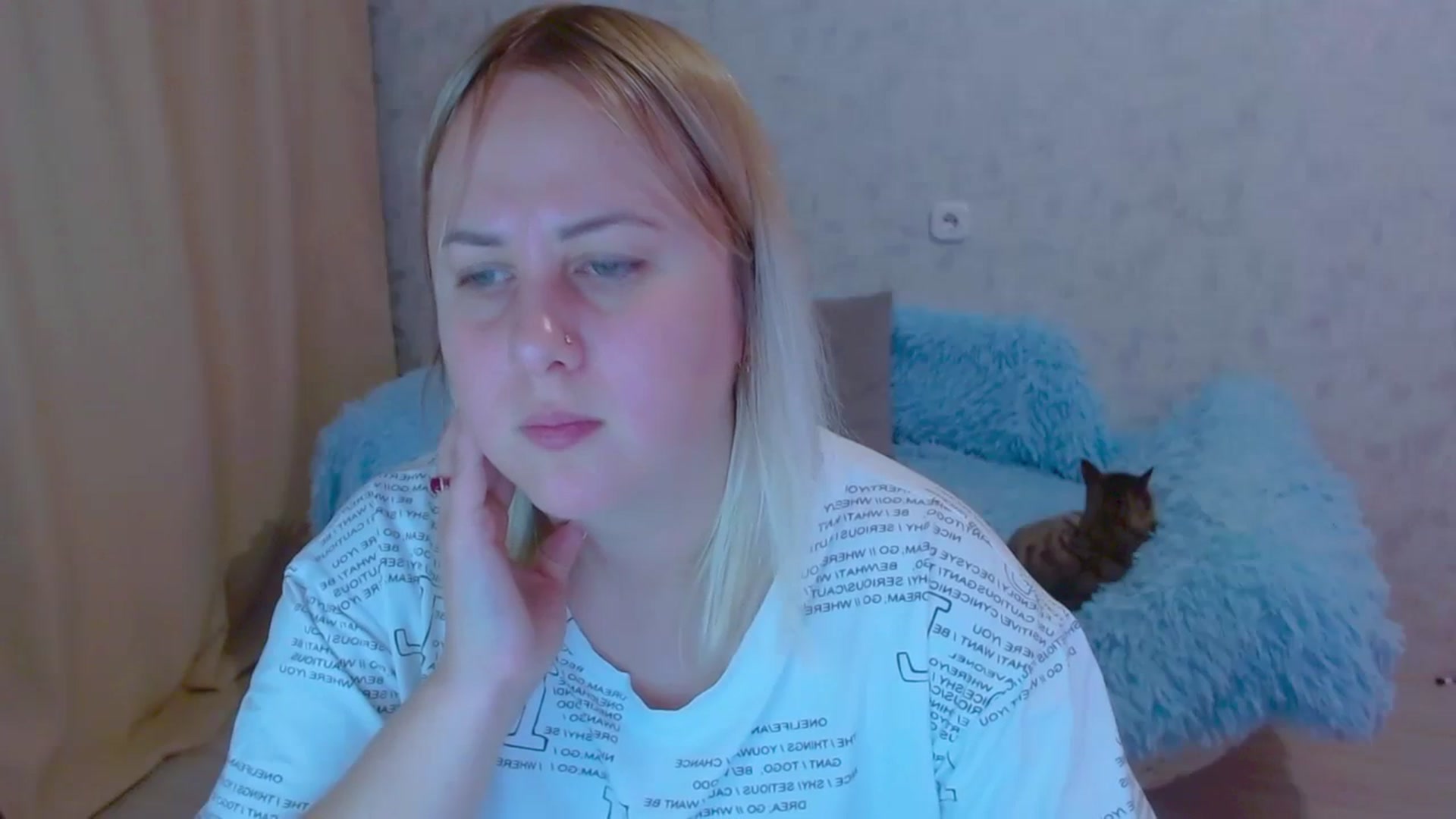 Gallery image thumbnail from Your_heart00's myfreecams stream on, 09/23/2023, 17:10 image 10 of 20