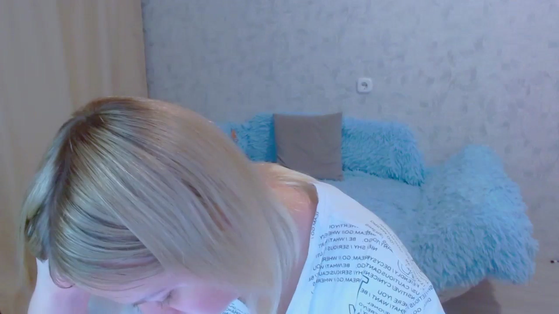 Gallery image thumbnail from Your_heart00's myfreecams stream on, 09/23/2023, 17:10 image 2 of 20