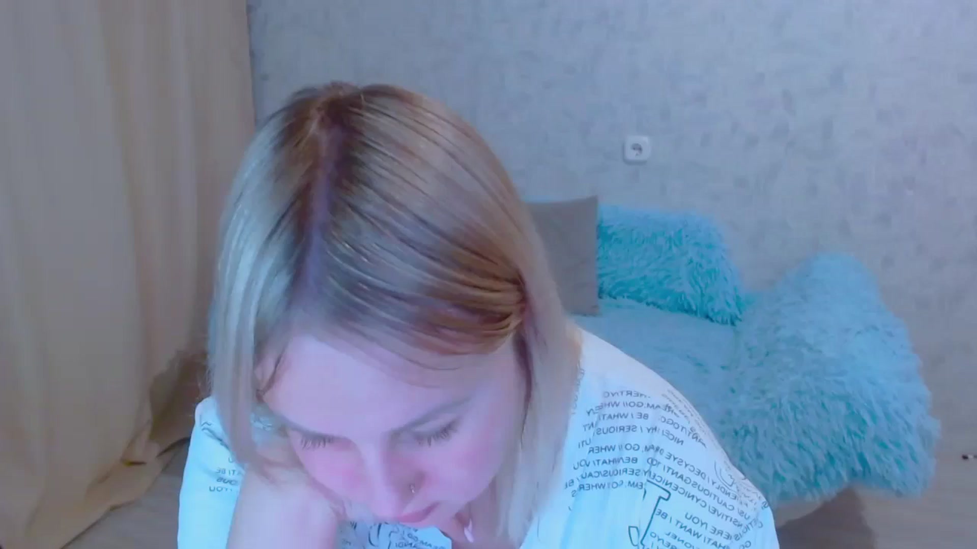 Gallery image thumbnail from Your_heart00's myfreecams stream on, 09/23/2023, 17:10 image 1 of 20