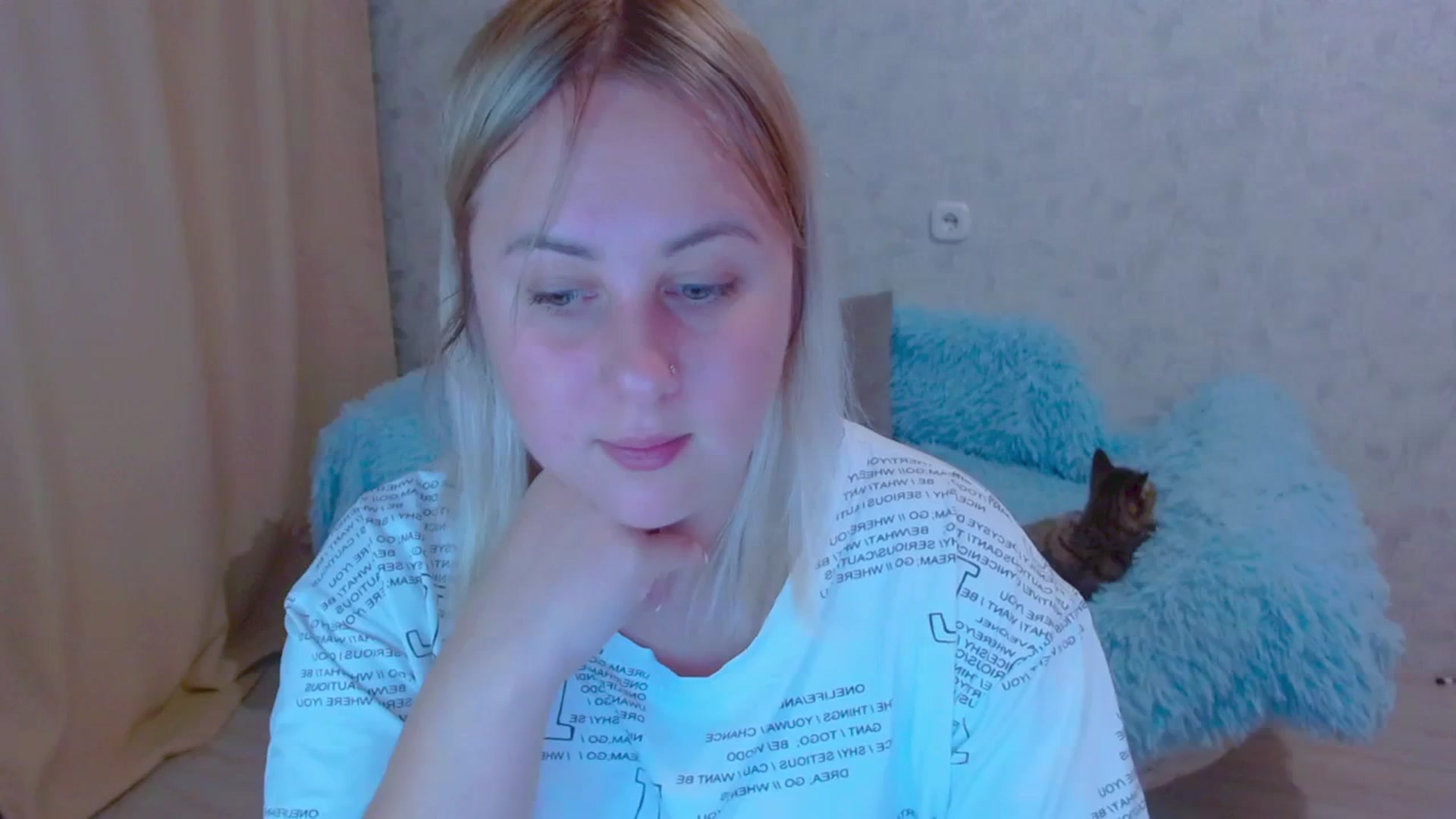 Gallery image thumbnail from Your_heart00's myfreecams stream on, 09/23/2023, 17:10 image 9 of 20