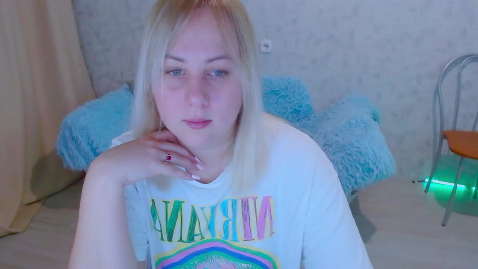 Gallery image thumbnail from Your_heart00's myfreecams stream on, 09/24/2023, 15:04 image 8 of 20