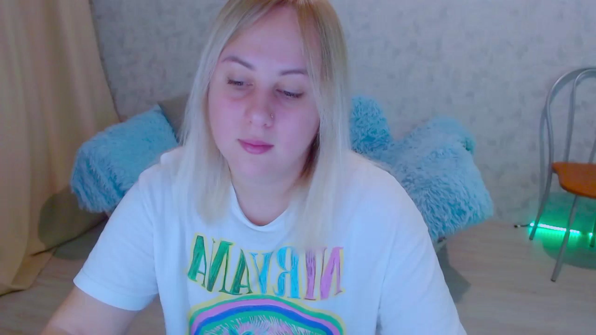 Gallery image thumbnail from Your_heart00's myfreecams stream on, 09/24/2023, 15:04 image 15 of 20