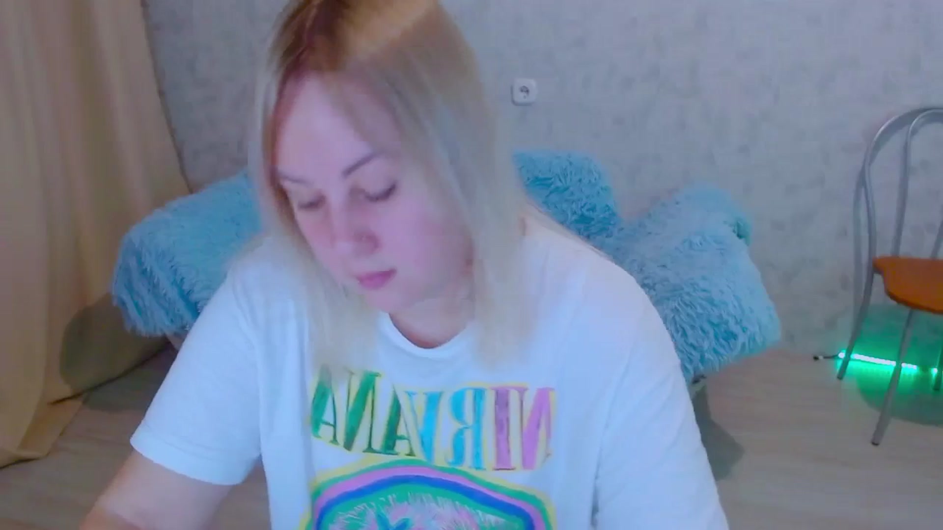 Gallery image thumbnail from Your_heart00's myfreecams stream on, 09/24/2023, 15:04 image 14 of 20
