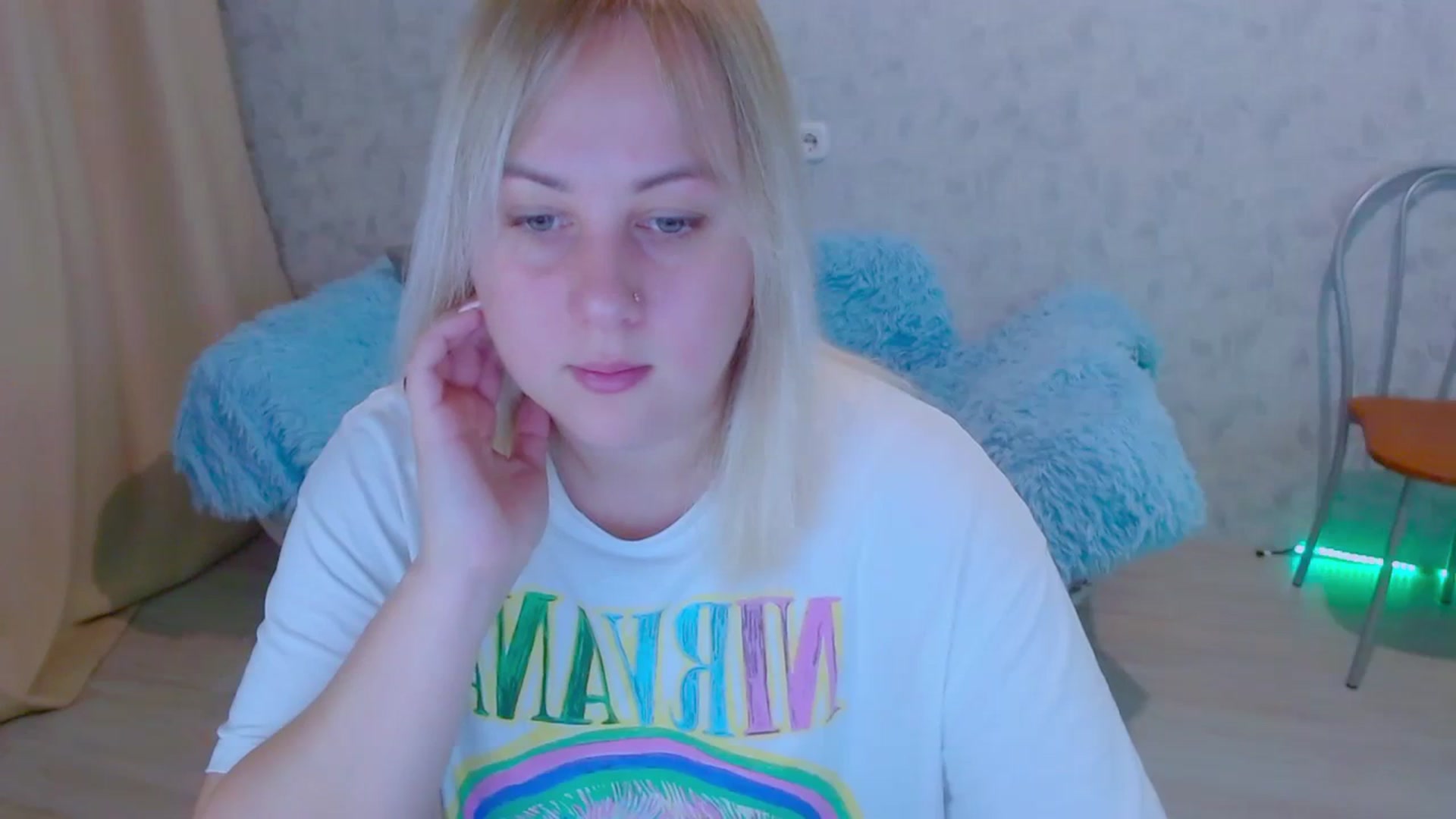 Gallery image thumbnail from Your_heart00's myfreecams stream on, 09/24/2023, 15:04 image 5 of 20