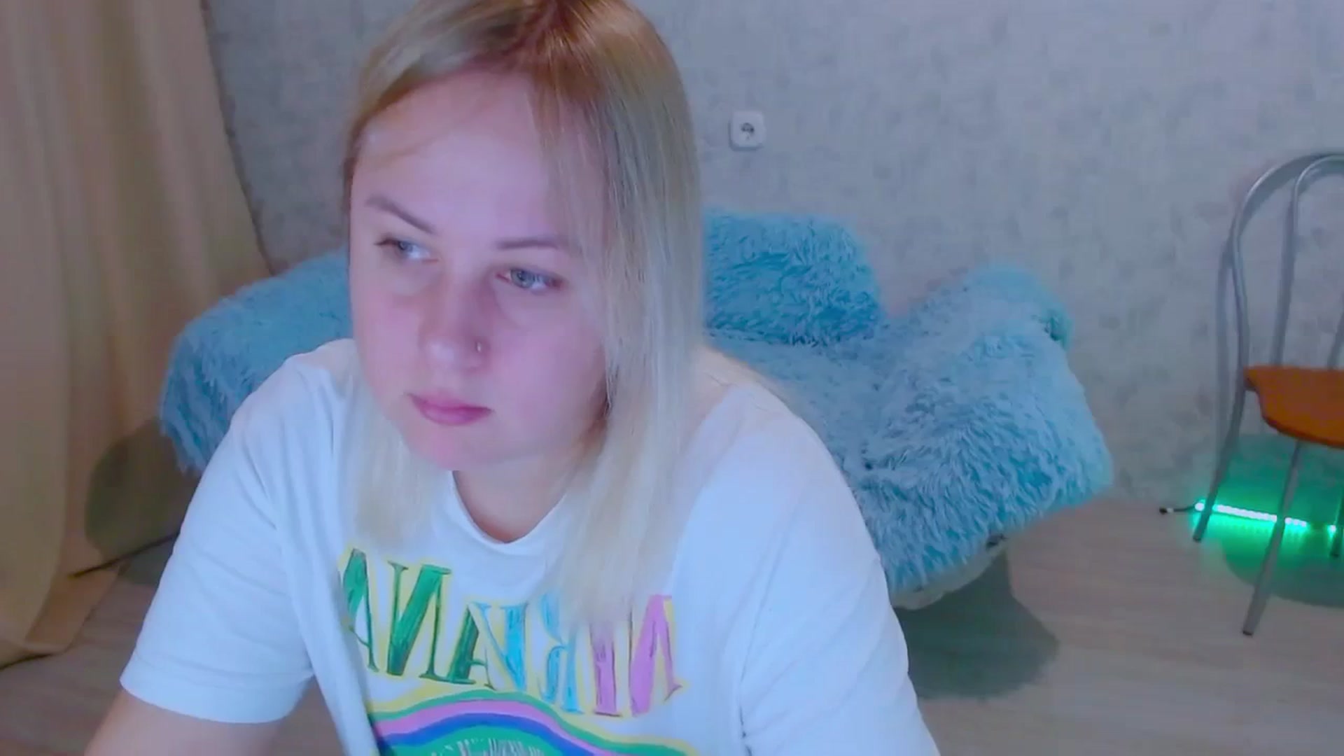 Gallery image thumbnail from Your_heart00's myfreecams stream on, 09/24/2023, 15:04 image 11 of 20