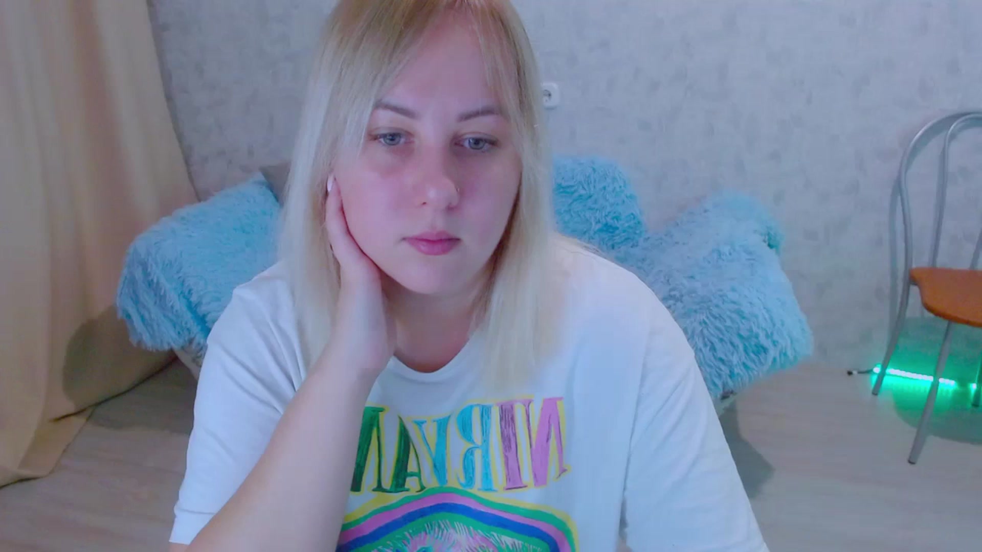 Gallery image thumbnail from Your_heart00's myfreecams stream on, 09/24/2023, 15:04 image 7 of 20